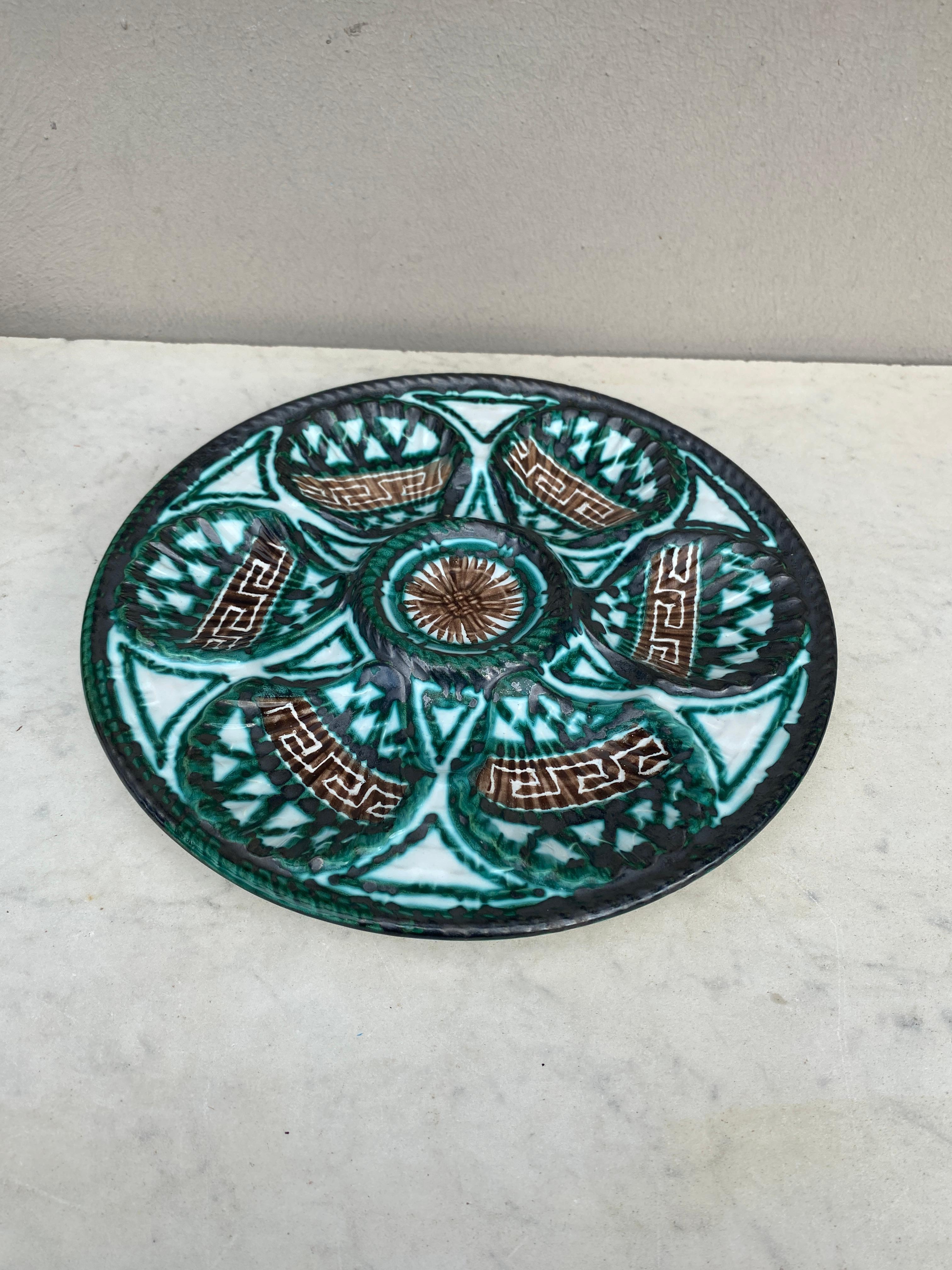 Mid-Century Rare Ceramic Oyster Plate Robert Picault Vallauris In Good Condition For Sale In Austin, TX