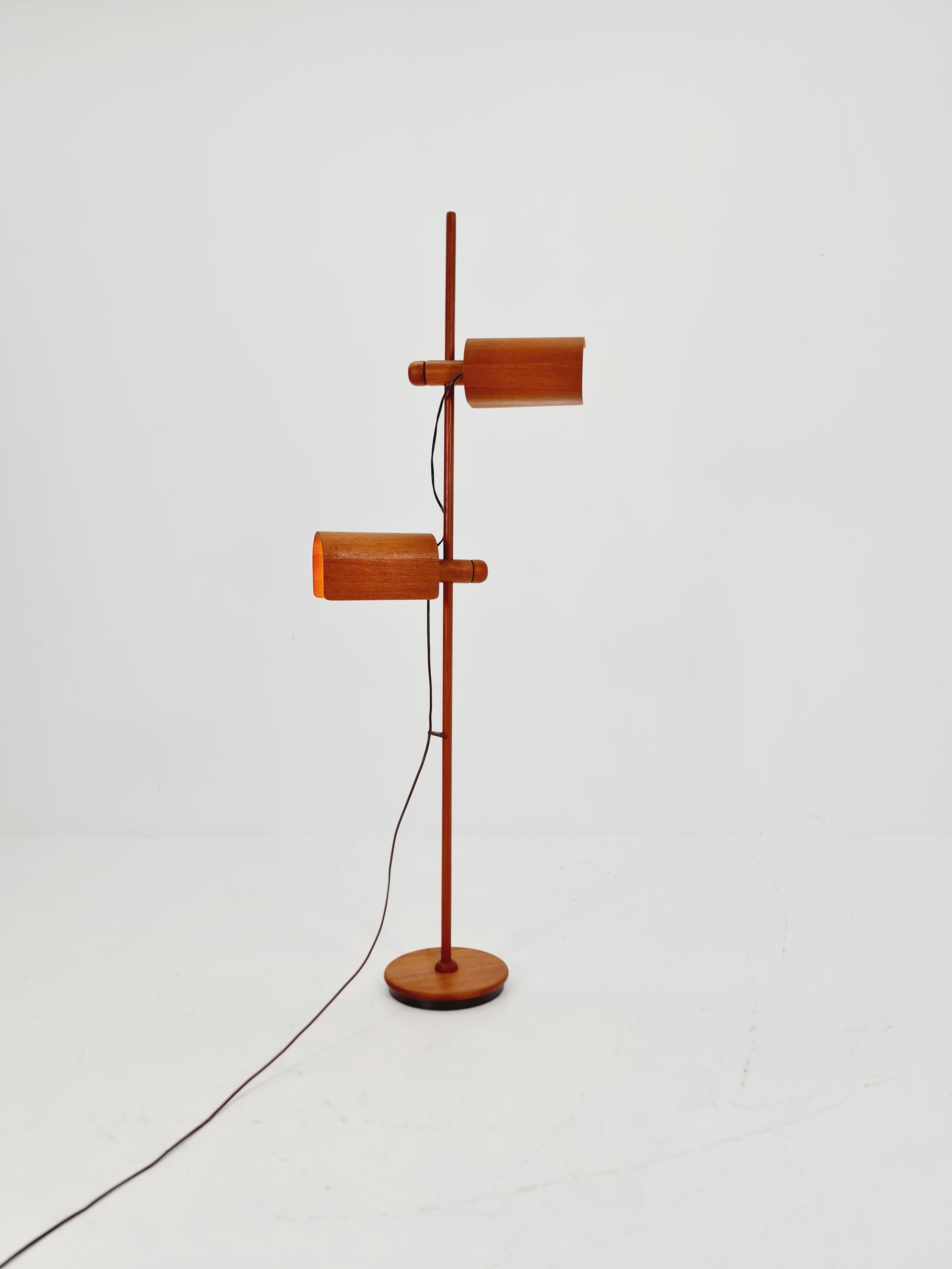 Lampada da terra in teak rara della metà del secolo scorso Danimarca anni '70 in vendita 5