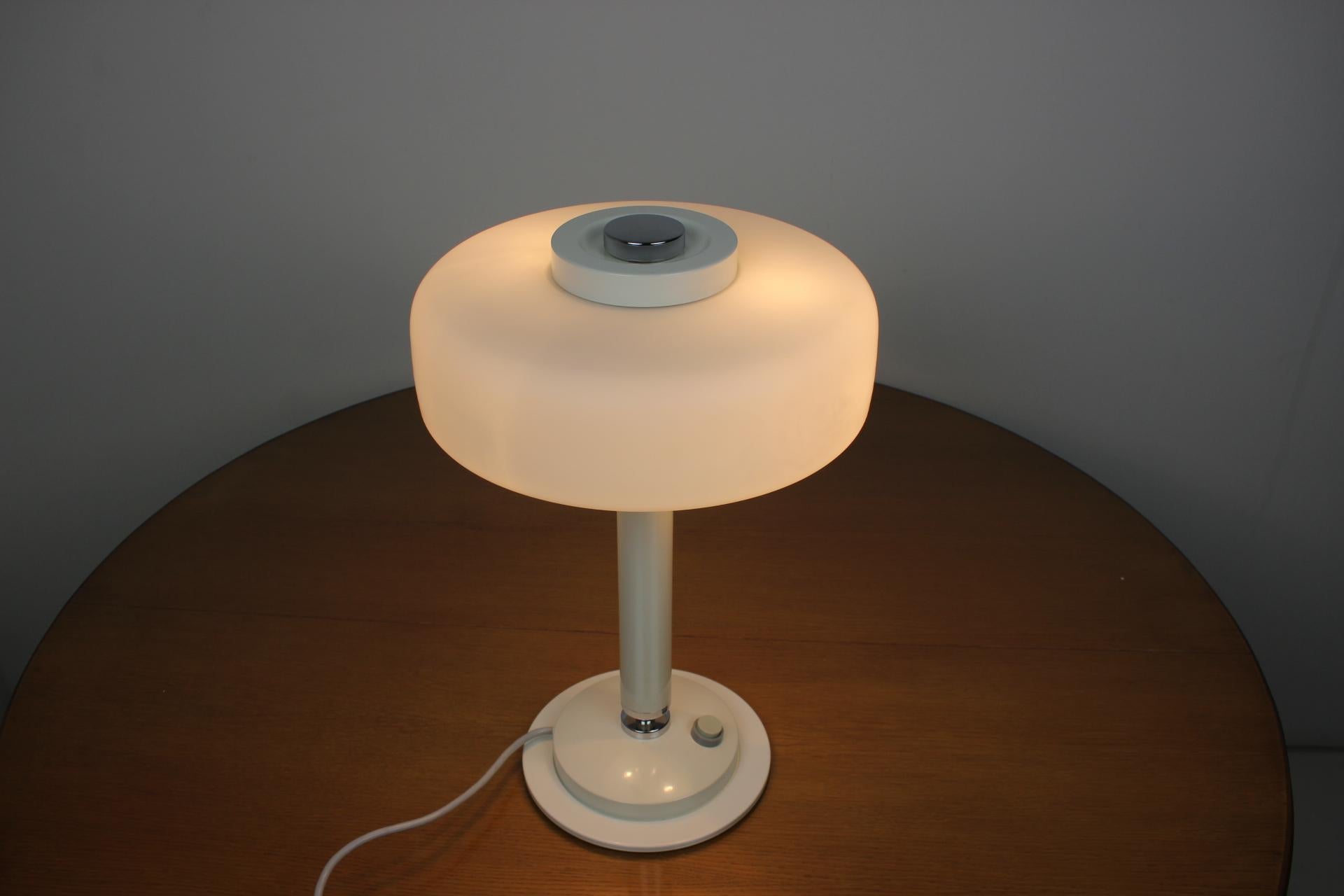 Metal Midcentury Rare White Table Lamp or Napako, 1960s For Sale