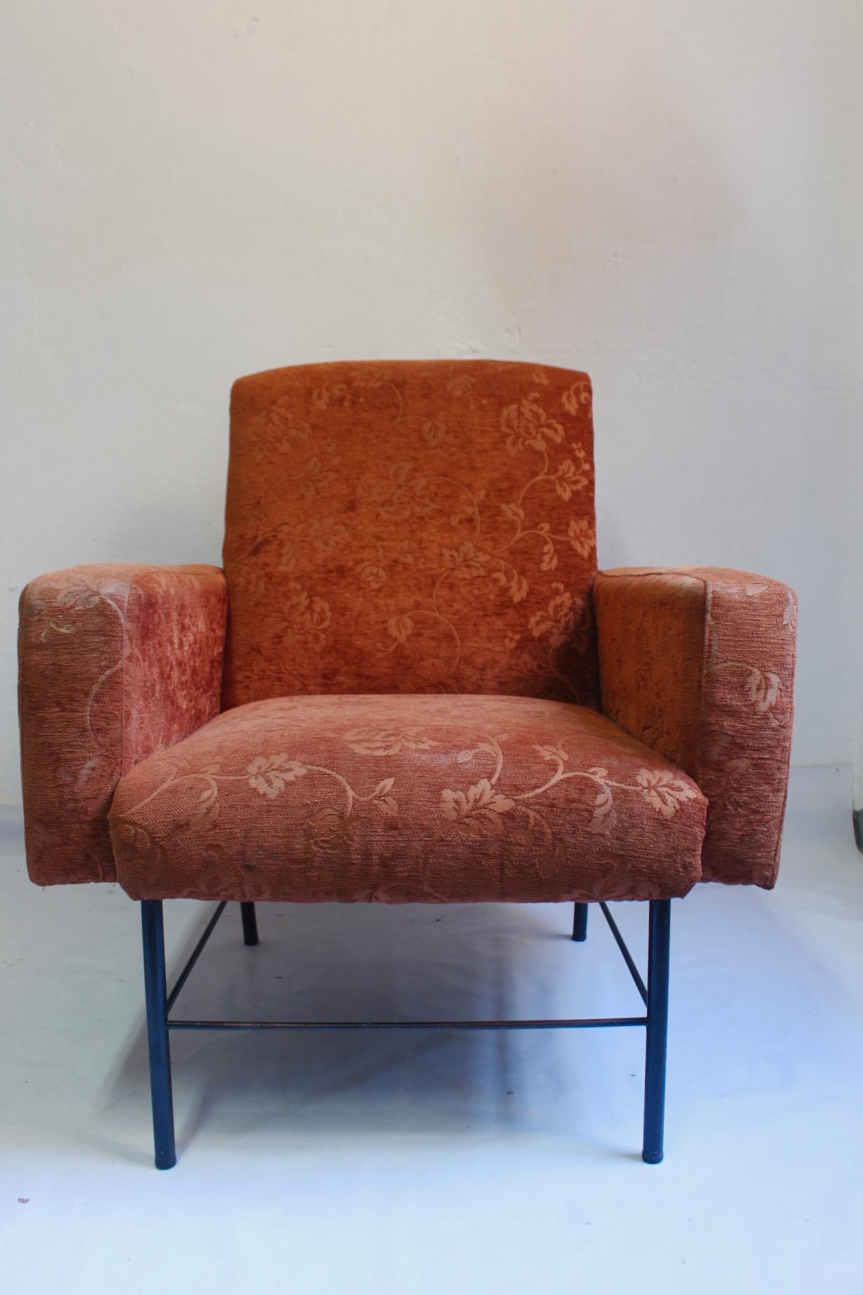   Midcentury Rationalist Living Room Lounge Armchair Set with Metal Legs, 1960s In Fair Condition For Sale In Valencia, Valencia