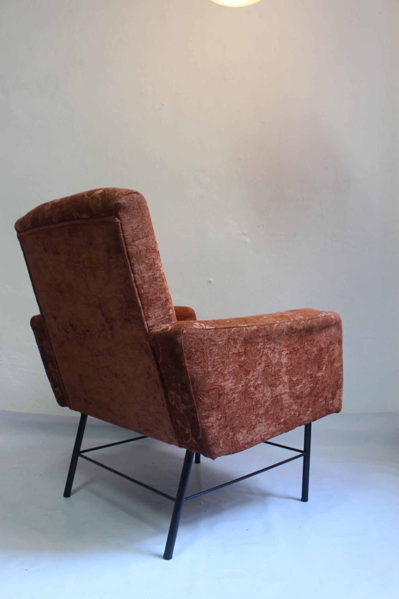   Midcentury Rationalist Living Room Lounge Armchair Set with Metal Legs, 1960s For Sale 3