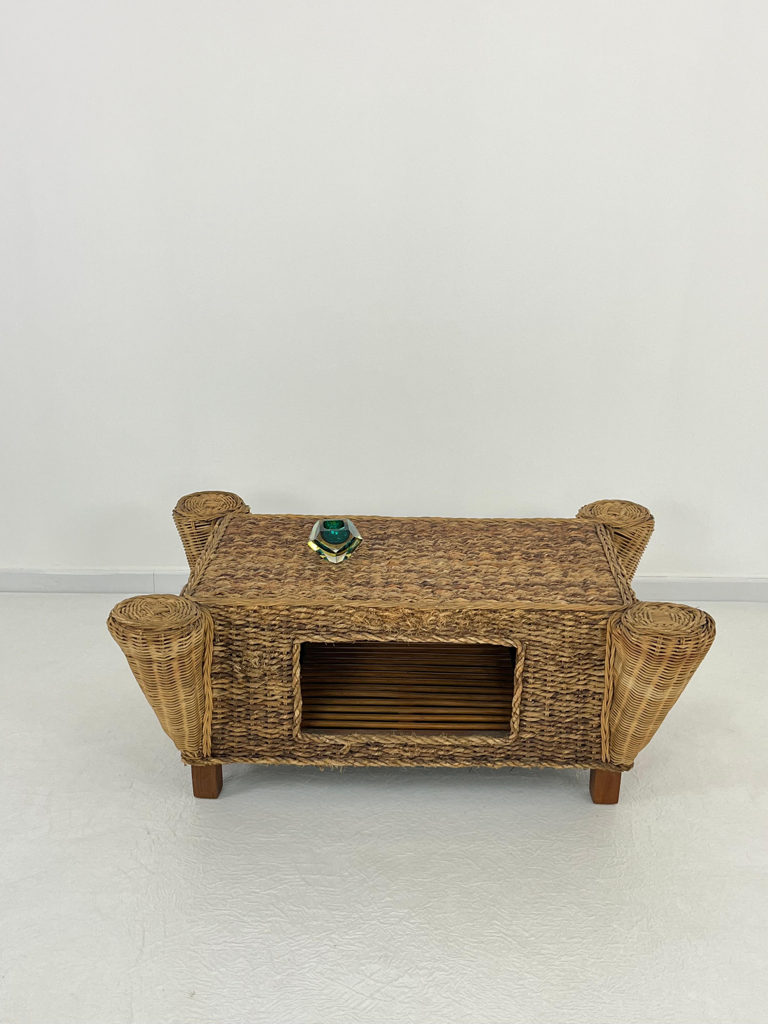 Mesa de centro de ratán y bambú de mediados de siglo, Made in Italy, años 60 en venta 1