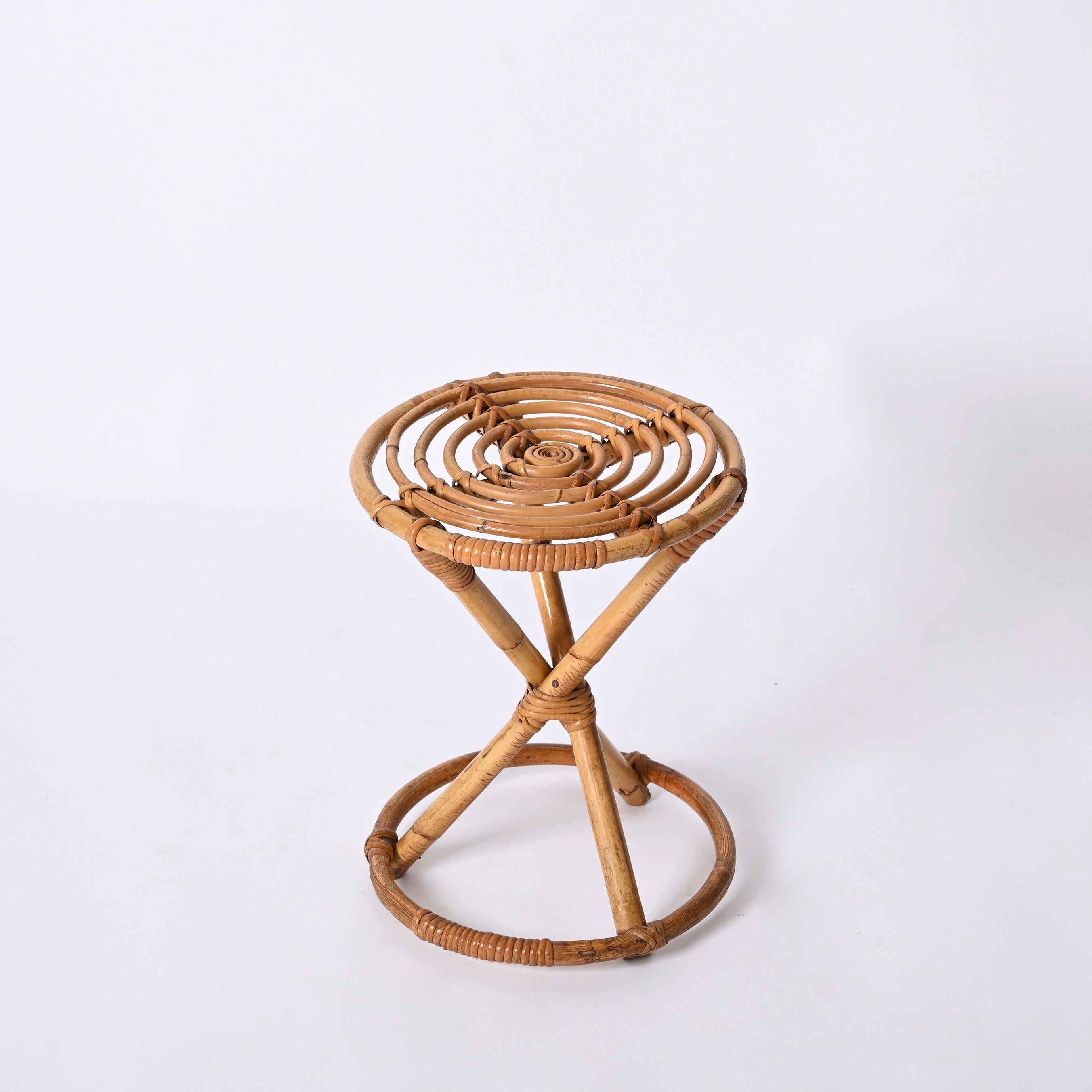 Tabouret rond italien en rotin et bambou du milieu du siècle, années 1960 en vente 6