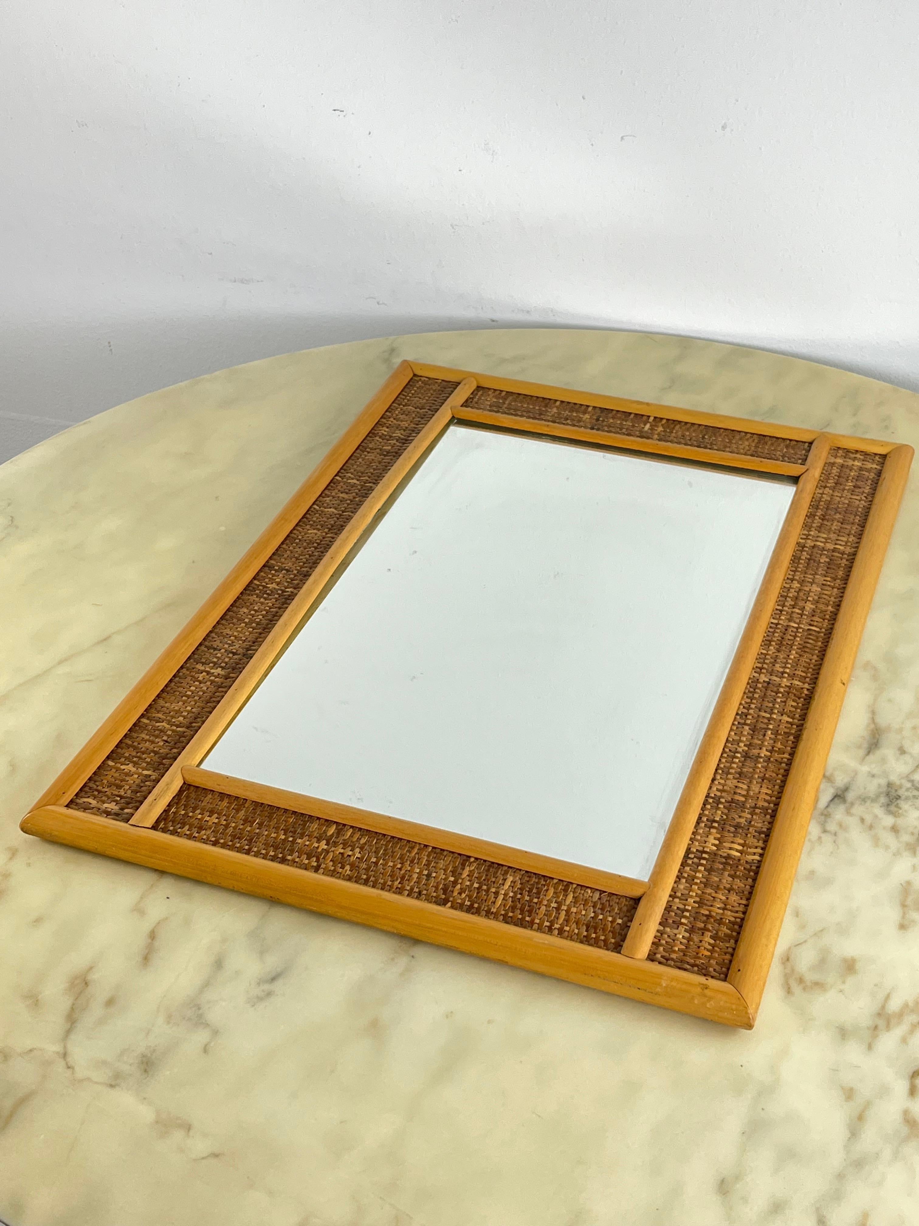 Mid-Century Rattan And Bamboo Mirror 1960s Italian Design In Good Condition For Sale In Palermo, IT