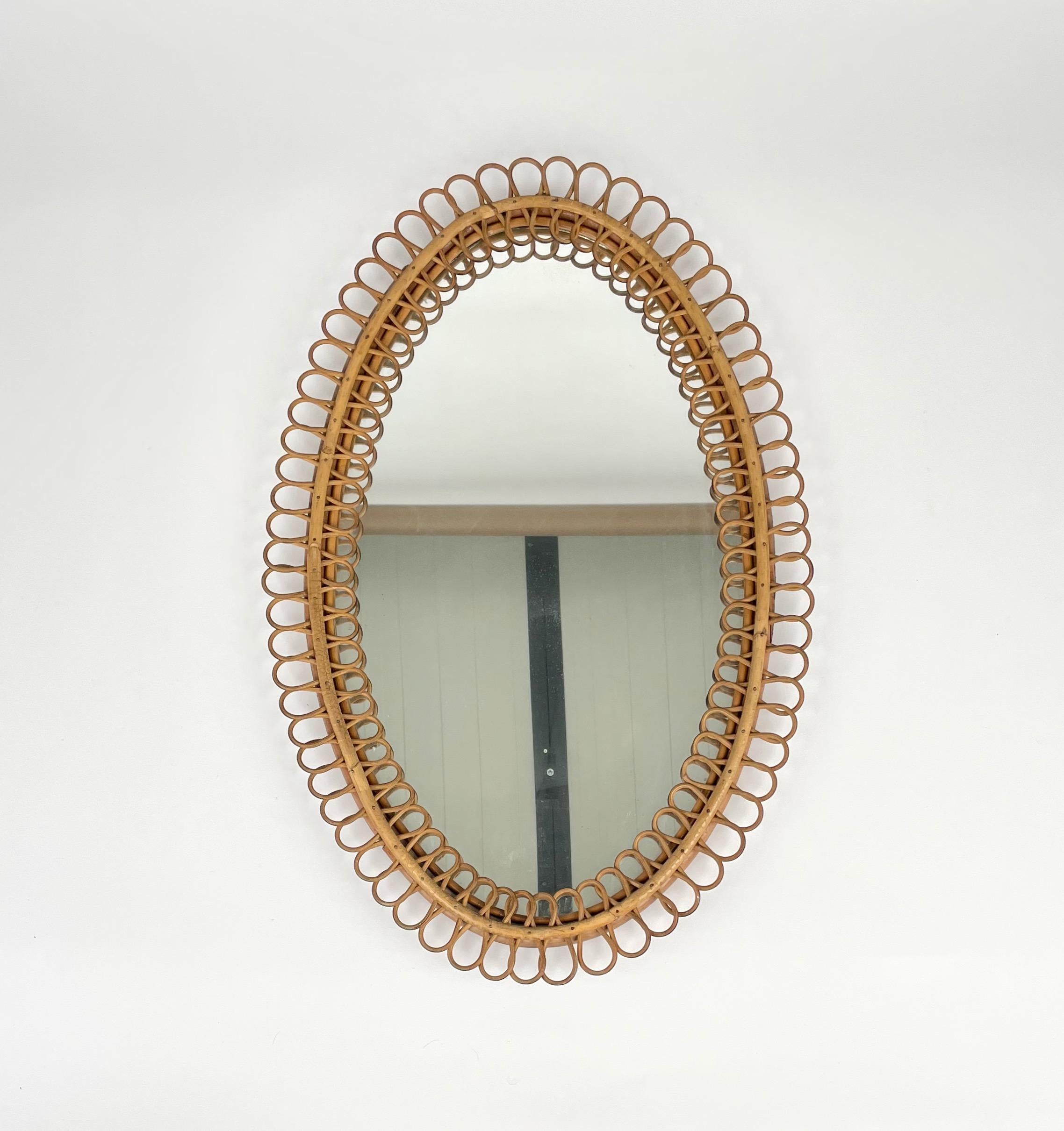 Beautiful squared wall mirror in bamboo and rattan. 

Made in Italy in the 1960s.