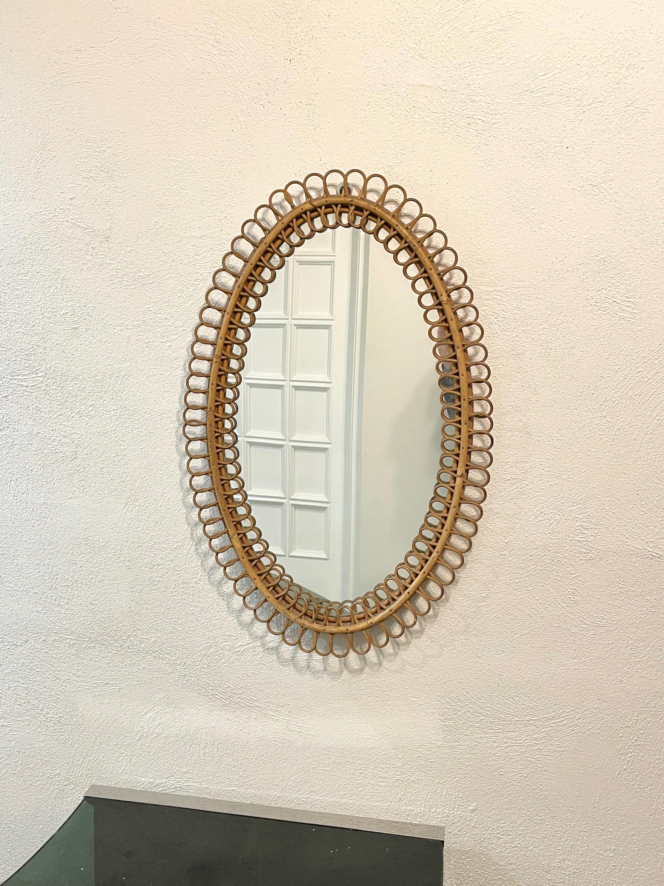 Mid-Century Rattan and Bamboo Oval Wall Mirror, Italy 1960s In Good Condition In Rome, IT