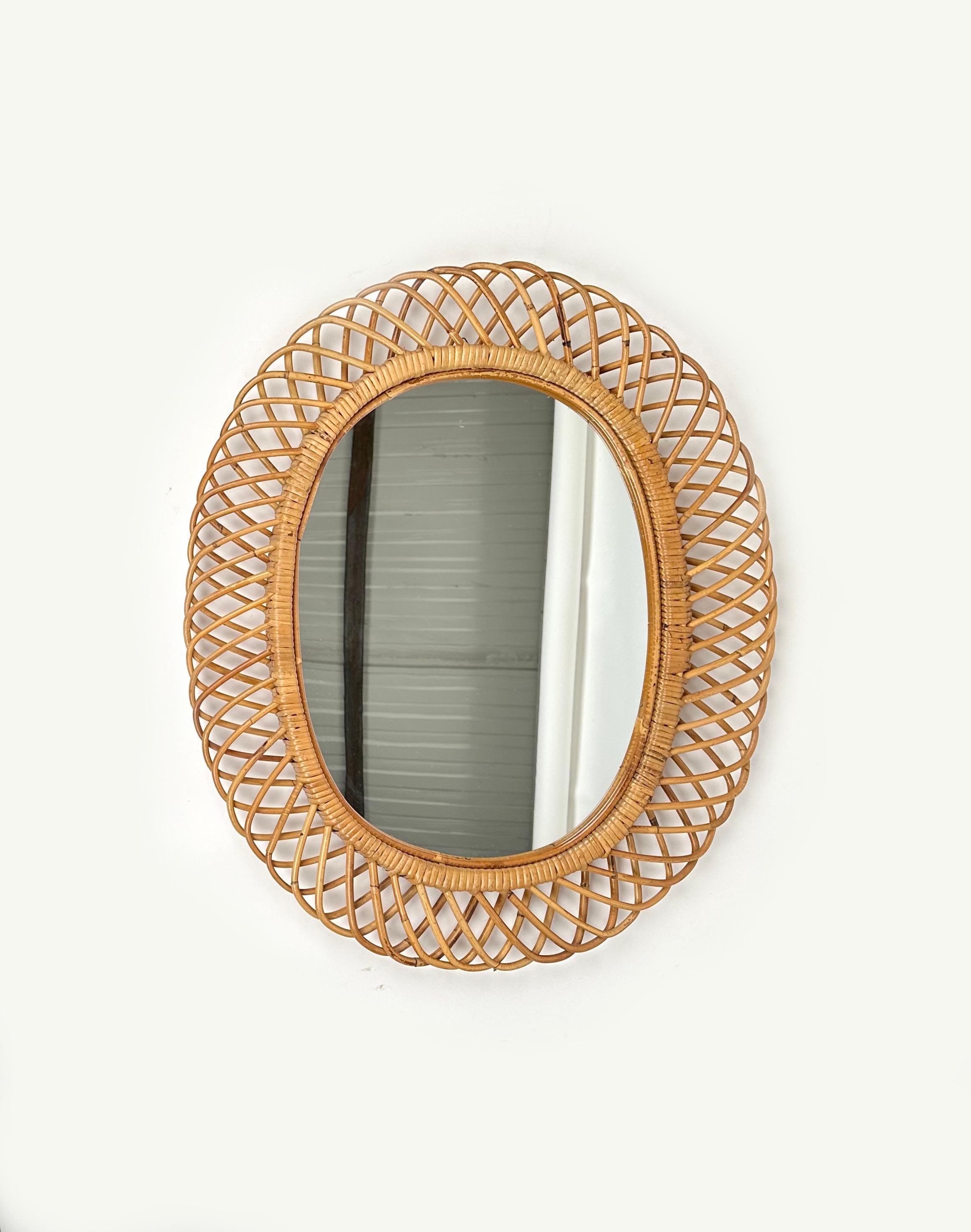 Mid-Century Rattan and Bamboo Oval Wall Mirror, Italy 1960s In Good Condition In Rome, IT