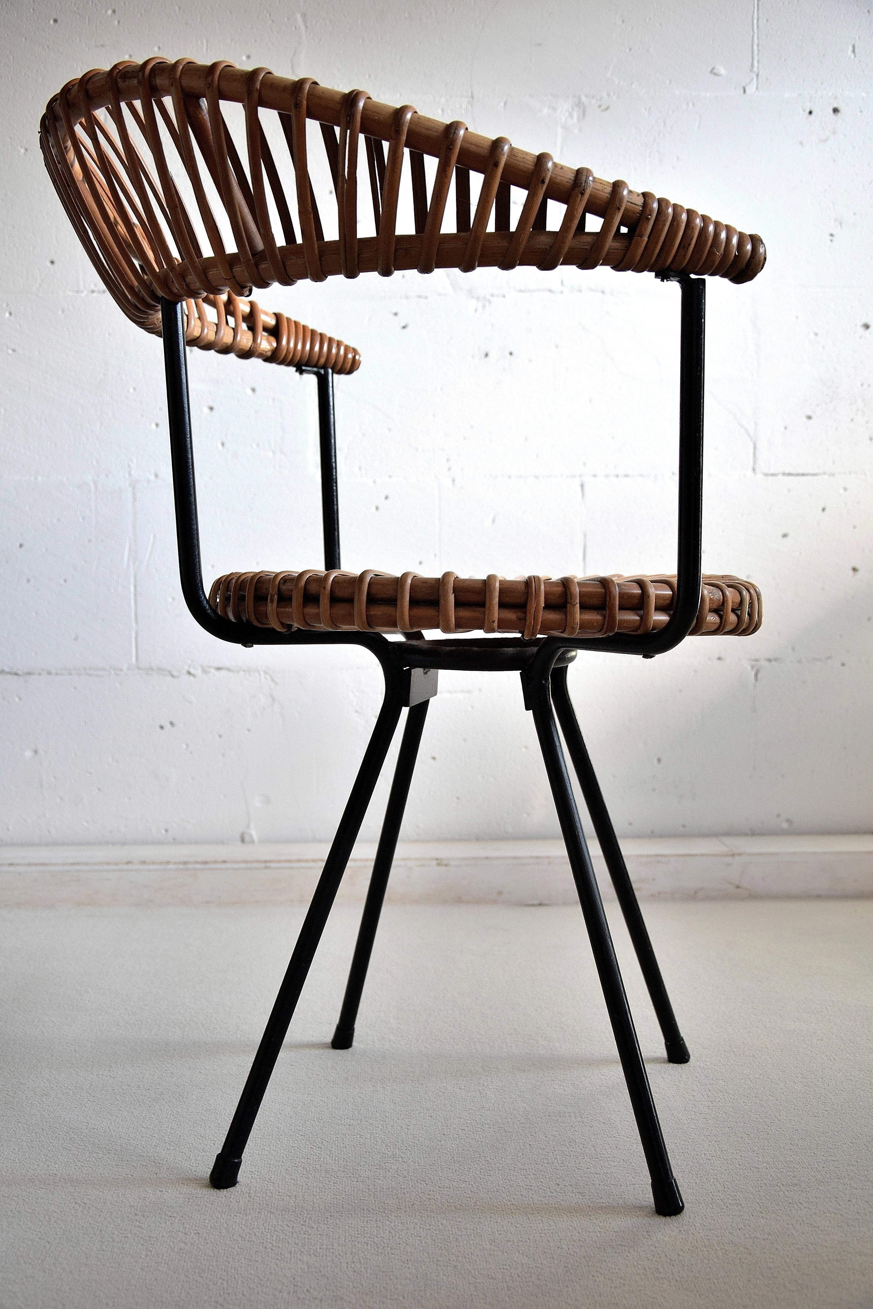 Mid Century Rattan and Black Iron Chair by Dirk van Sliedregt For Sale 2
