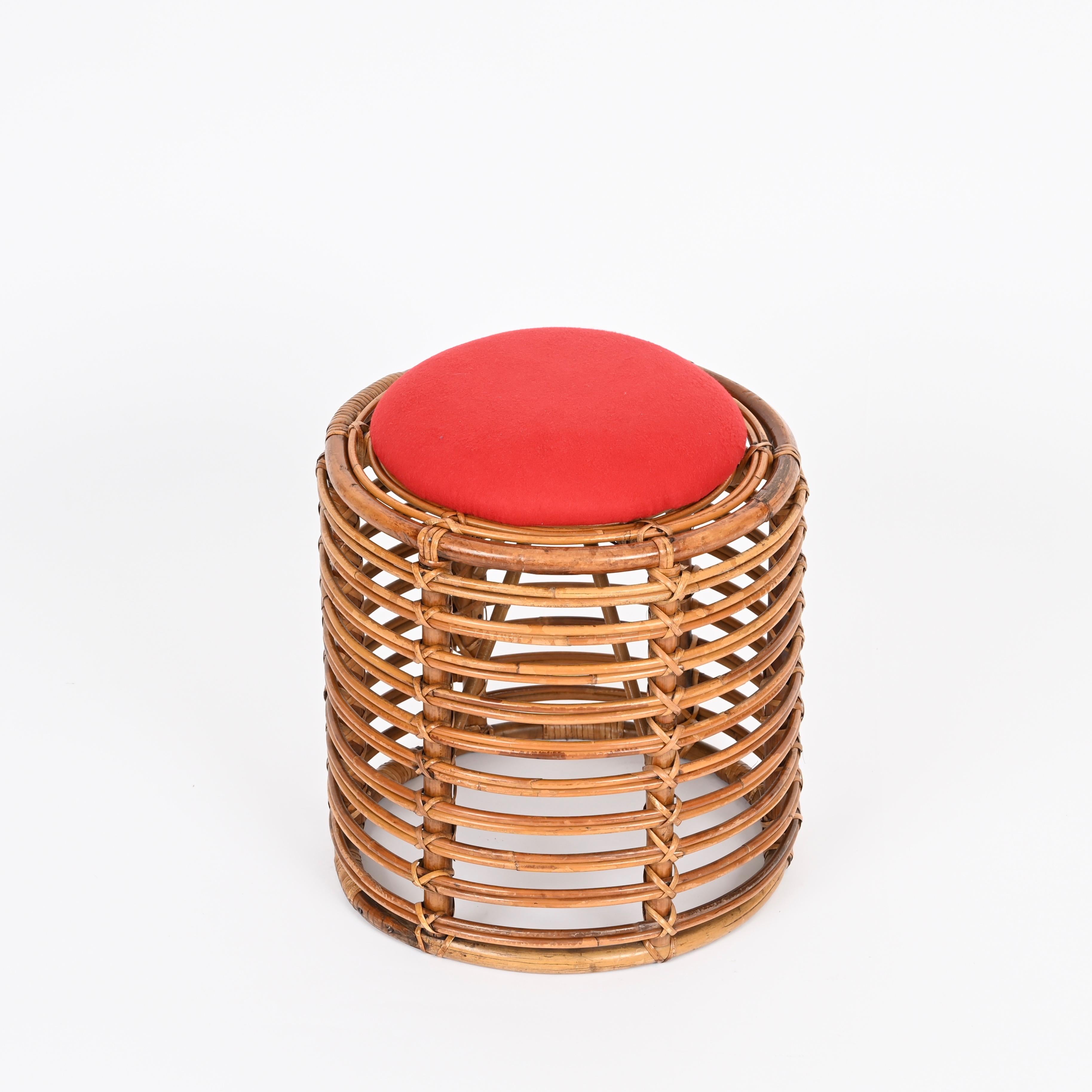 Hand-Crafted Mid-Century Rattan and Wicker Red Round Pouf Stool by Tito Agnoli, Italy, 1960s For Sale