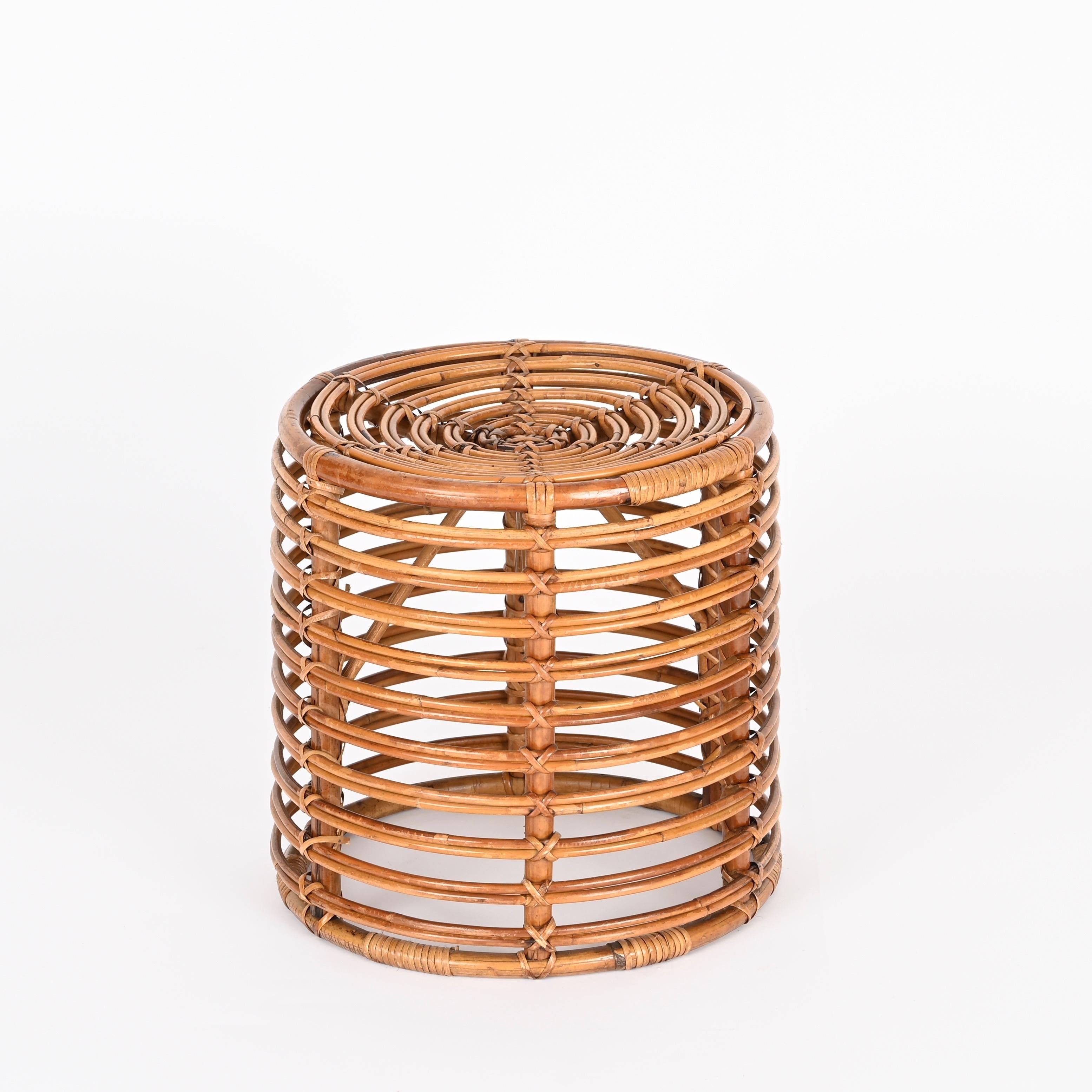 Mid-Century Rattan and Wicker Red Round Pouf Stool by Tito Agnoli, Italy, 1960s For Sale 1