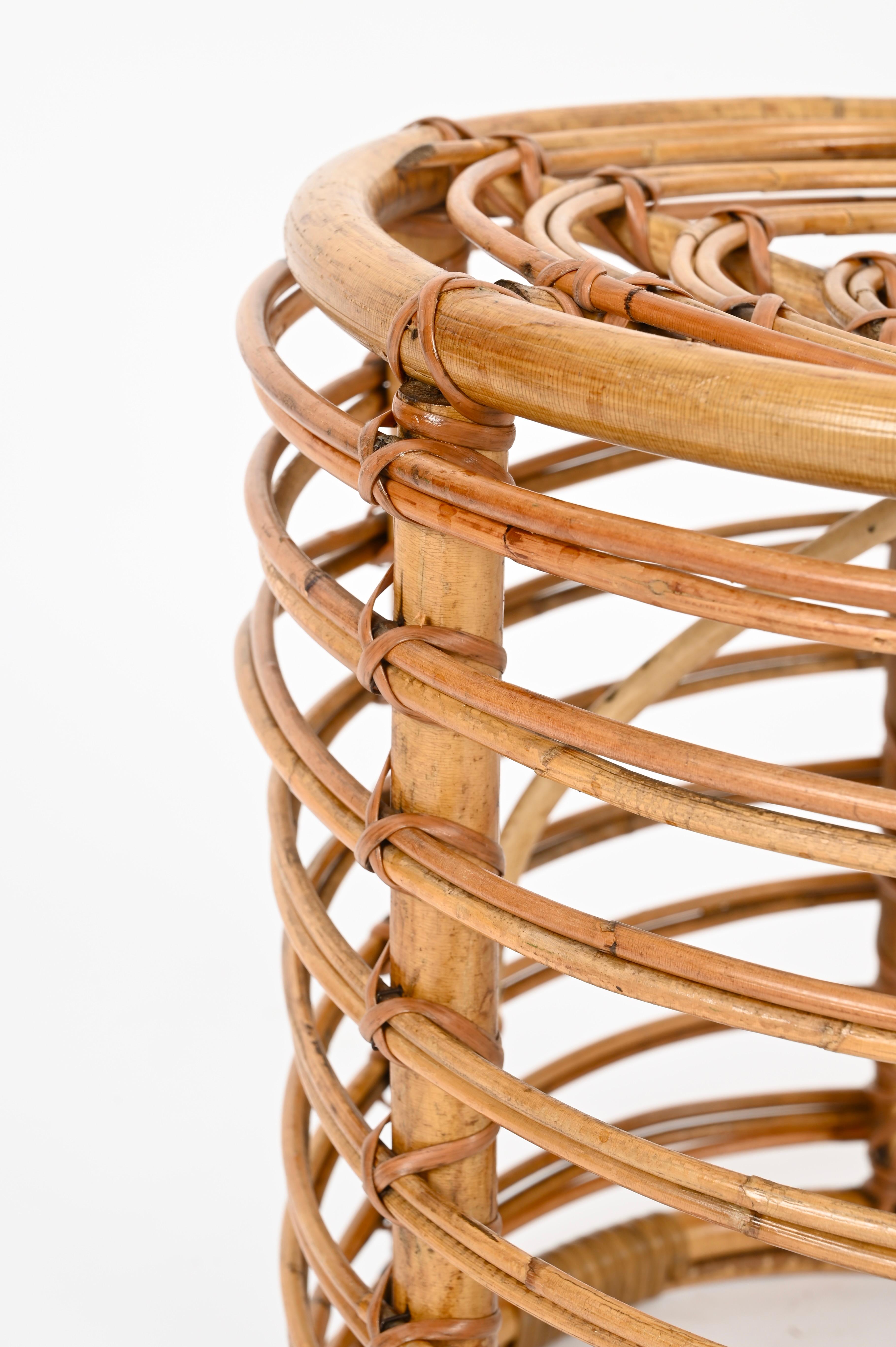Mid-Century Rattan and Wicker Red Round Pouf Stool by Tito Agnoli, Italy, 1960s For Sale 1