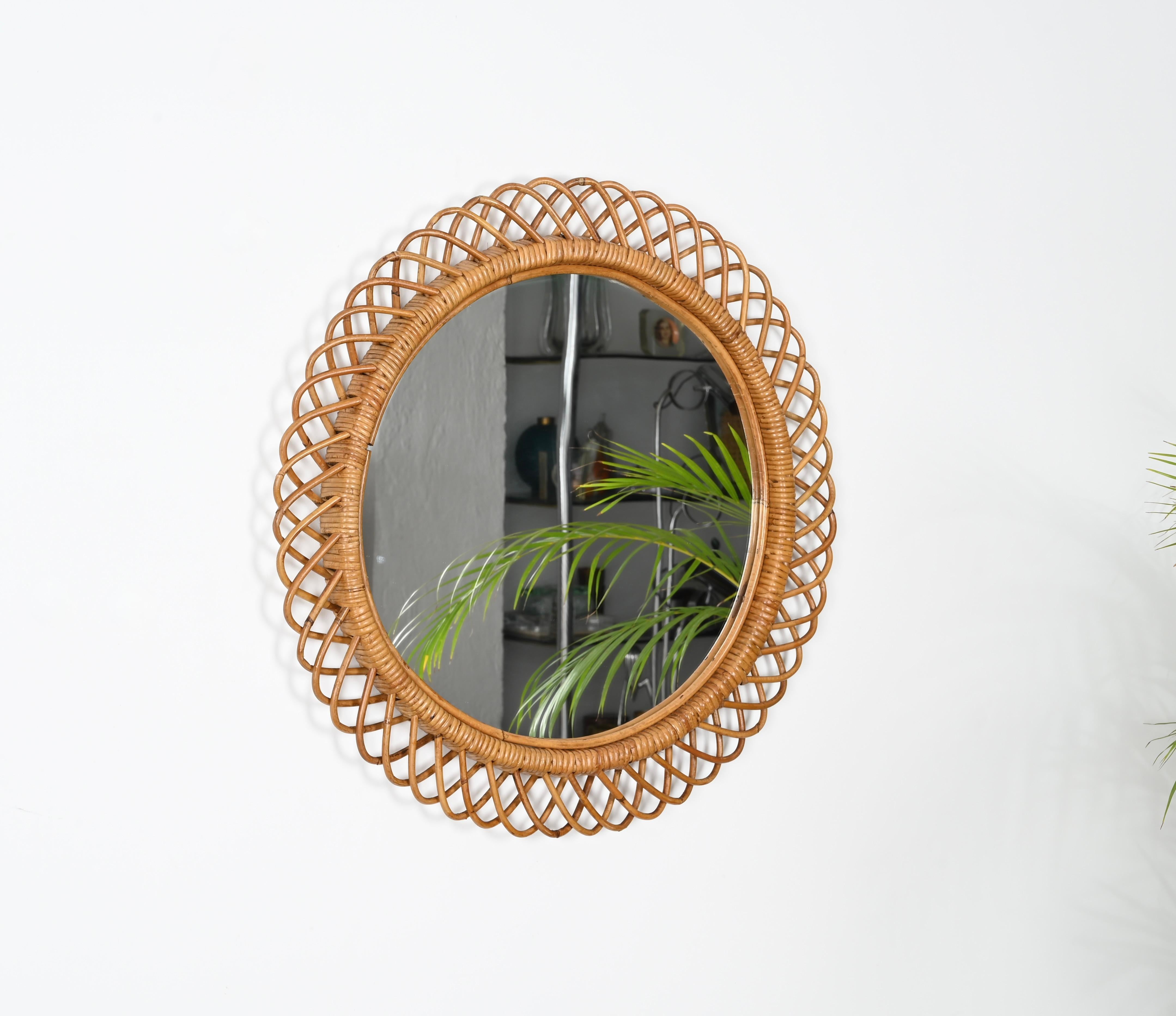 Mid-Century moderno Specchio rotondo in vimini e rattan del metà del secolo scorso di Franco Albini, Italia anni '70