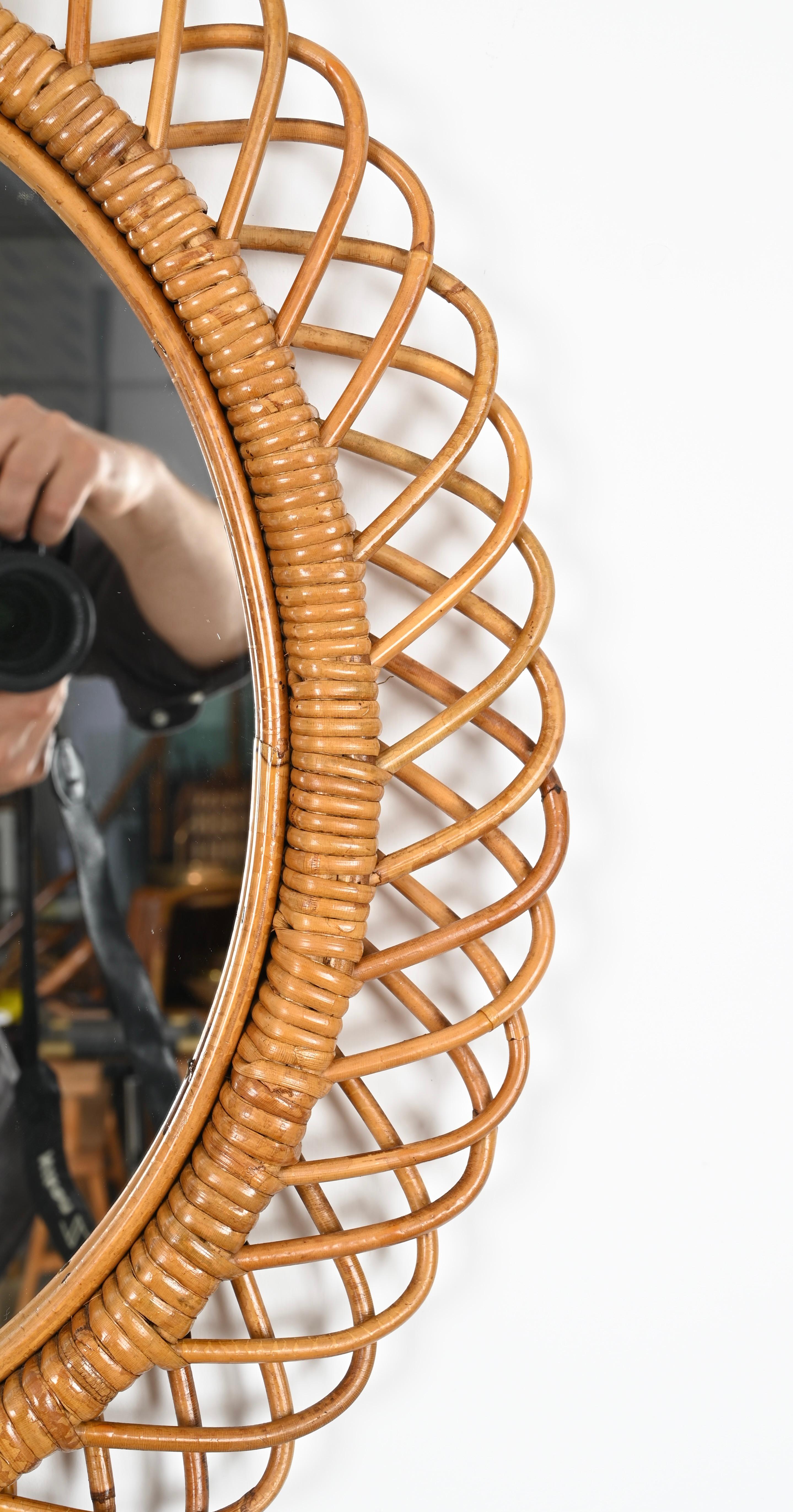 Specchio rotondo in vimini e rattan del metà del secolo scorso di Franco Albini, Italia anni '70 In condizioni buone a Roma, IT
