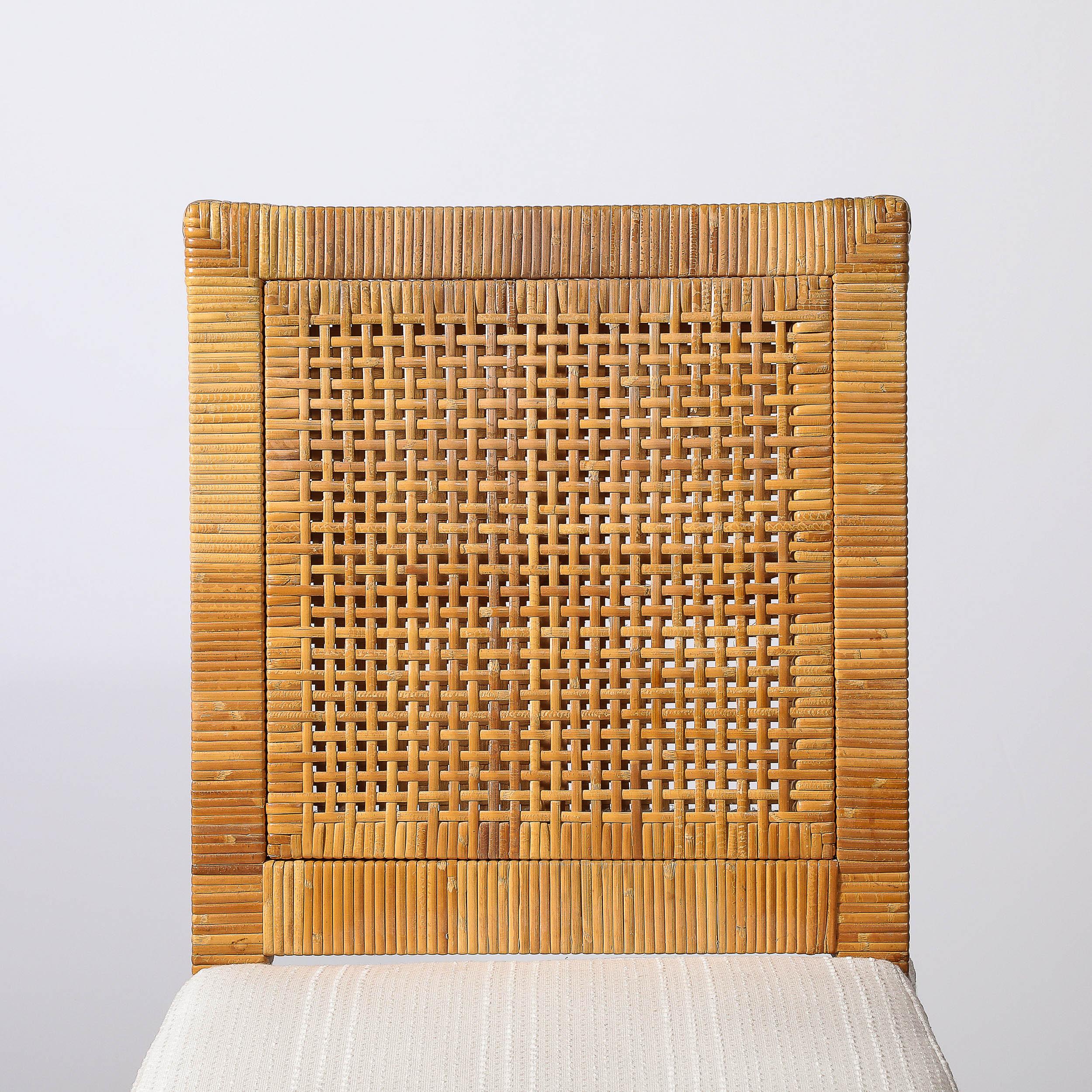 Sedia in rattan e bambù di metà secolo con rivestimento e imbottitura firmata Bielecky Brothers In condizioni ottime in vendita a New York, NY