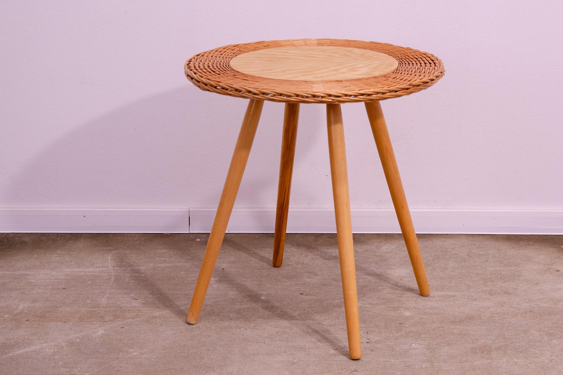 Mid century rattan coffe table by Jan Kalous for ÚLUV, 1960´s, Czechoslovakia In Good Condition For Sale In Prague 8, CZ