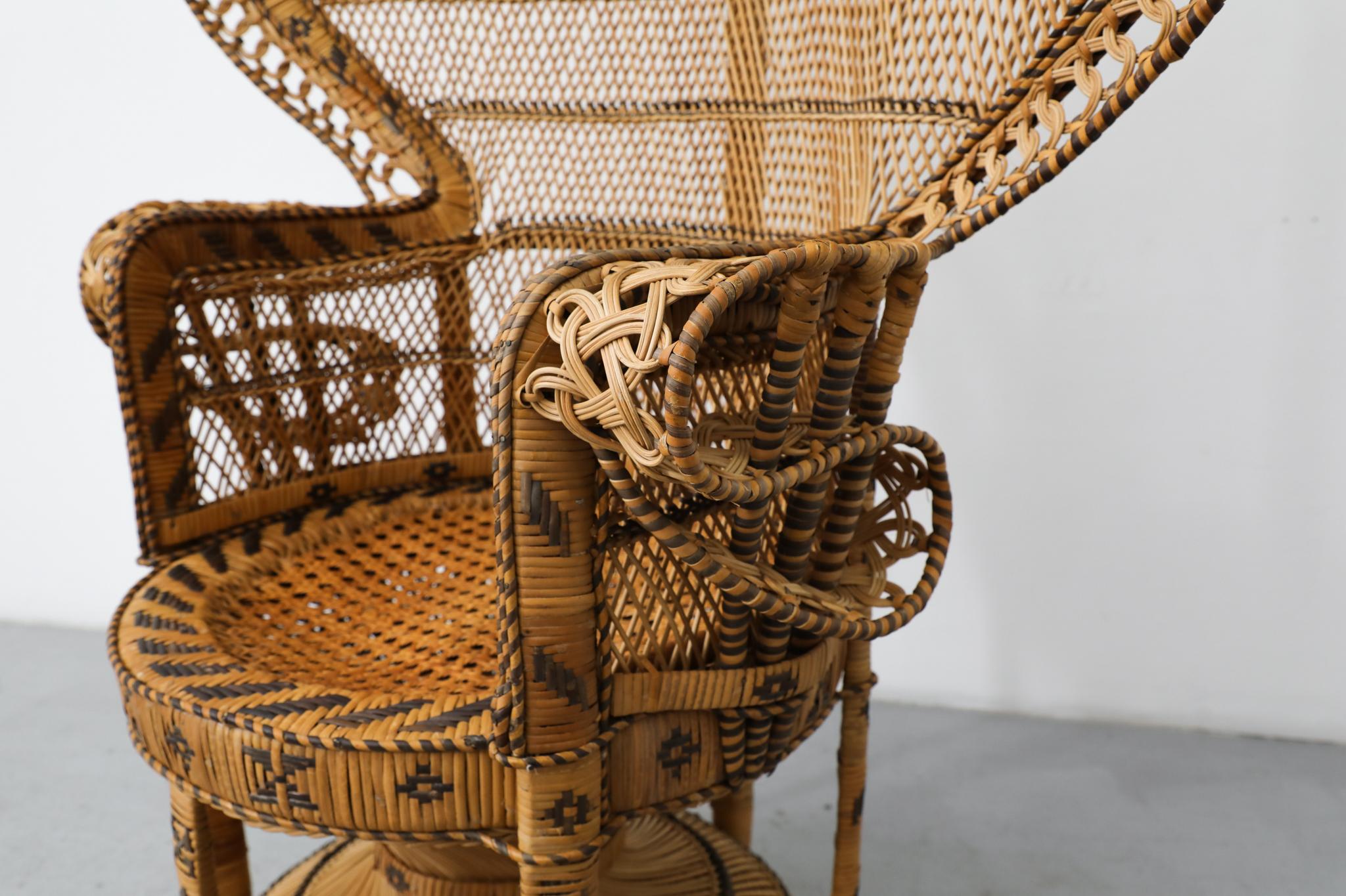 Mid-Century Rattan Emmanuelle Peacock Stuhl im Angebot 7