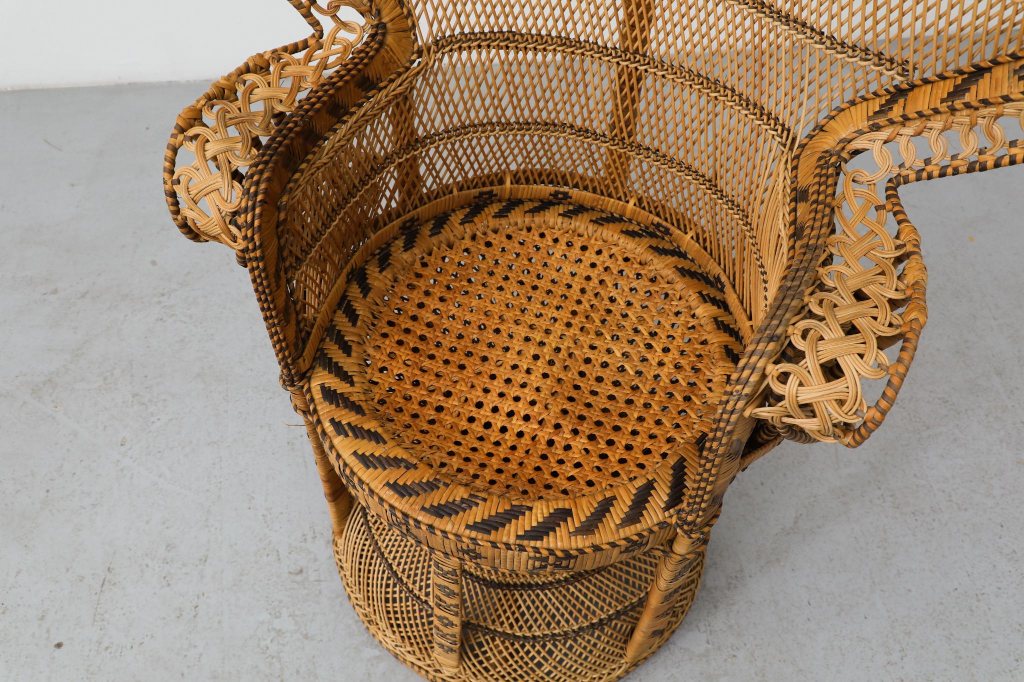 Mid-Century Rattan Emmanuelle Peacock Stuhl im Angebot 8