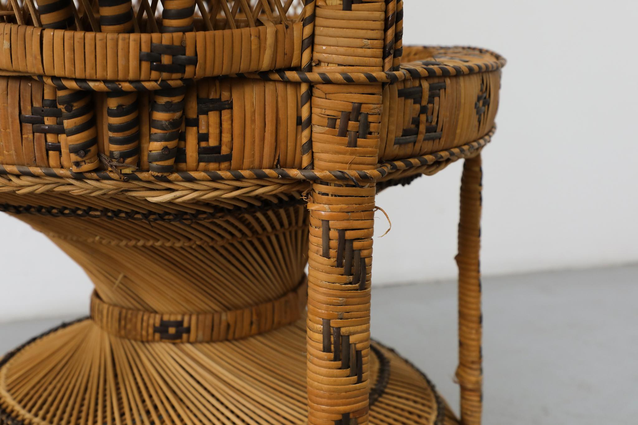 Mid-Century Rattan Emmanuelle Peacock Stuhl im Angebot 9