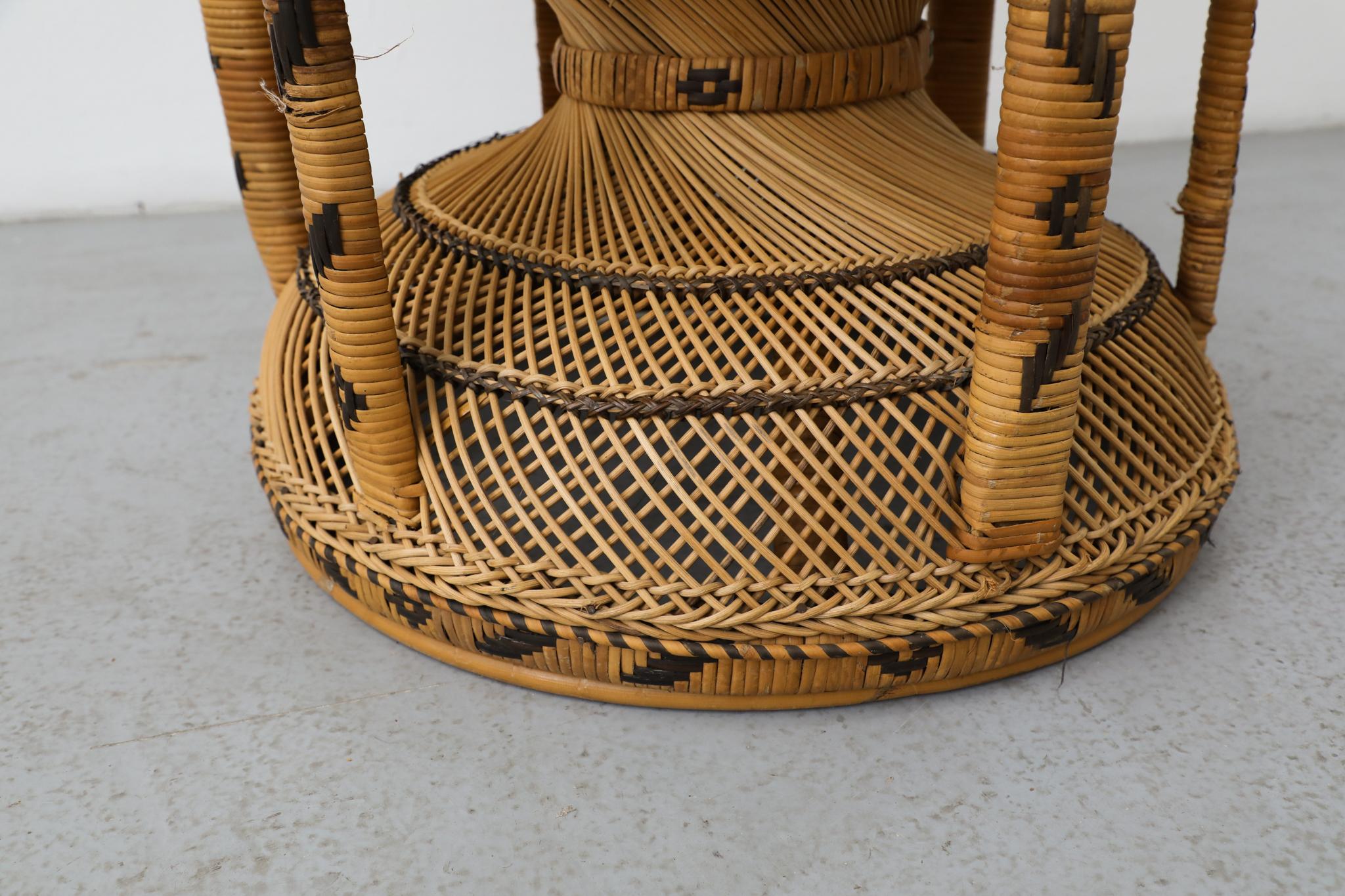 Mid-Century Rattan Emmanuelle Peacock Stuhl im Angebot 10
