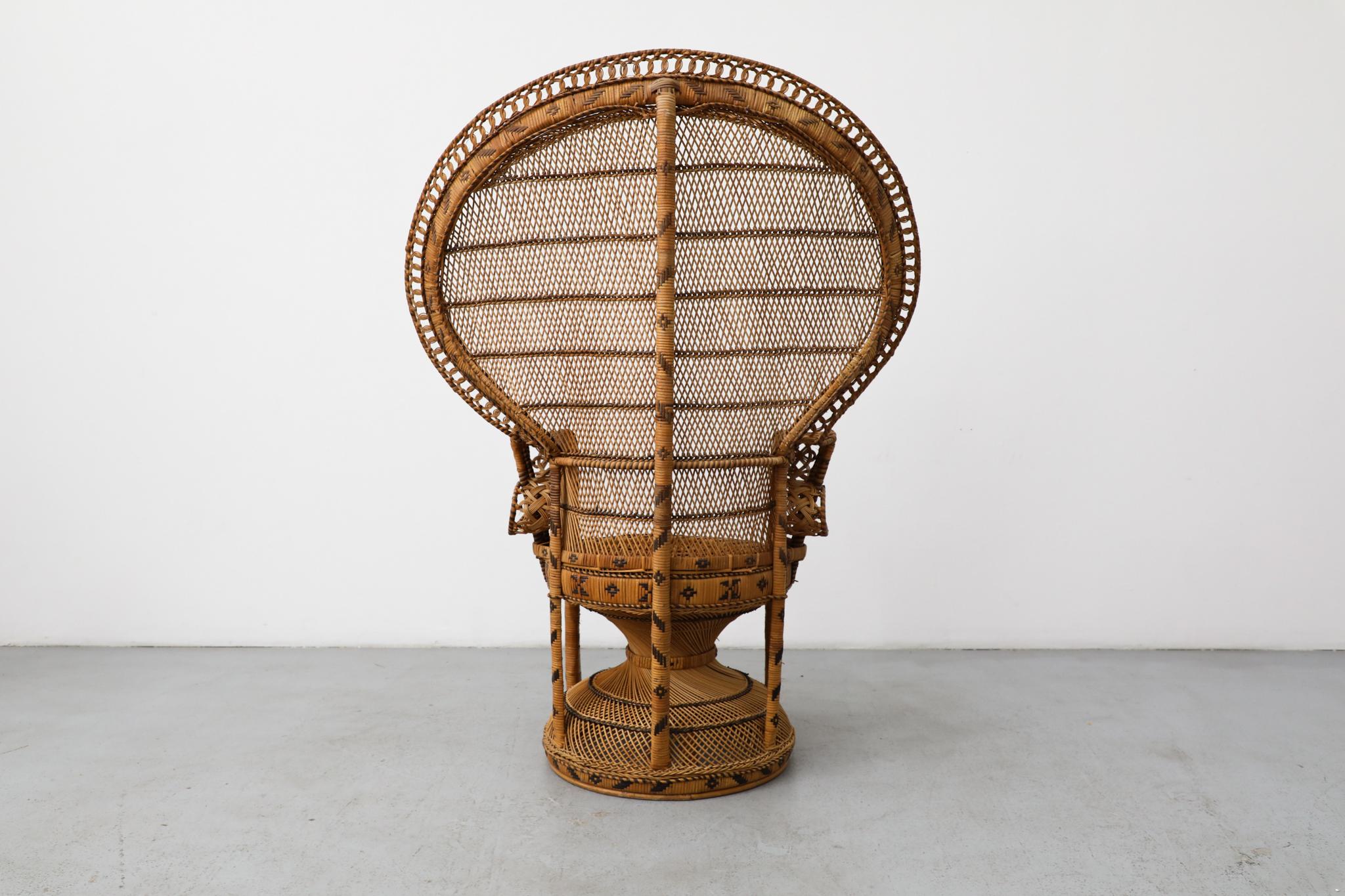Mid-Century Rattan Emmanuelle Peacock Stuhl im Zustand „Gut“ im Angebot in Los Angeles, CA