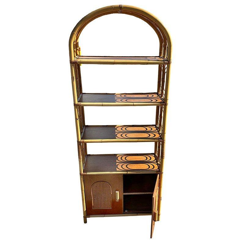 Mid-century Rattan Etagere Display Curio Cabinet w/ Mahogany Shelfs In Excellent Condition For Sale In Van Nuys, CA