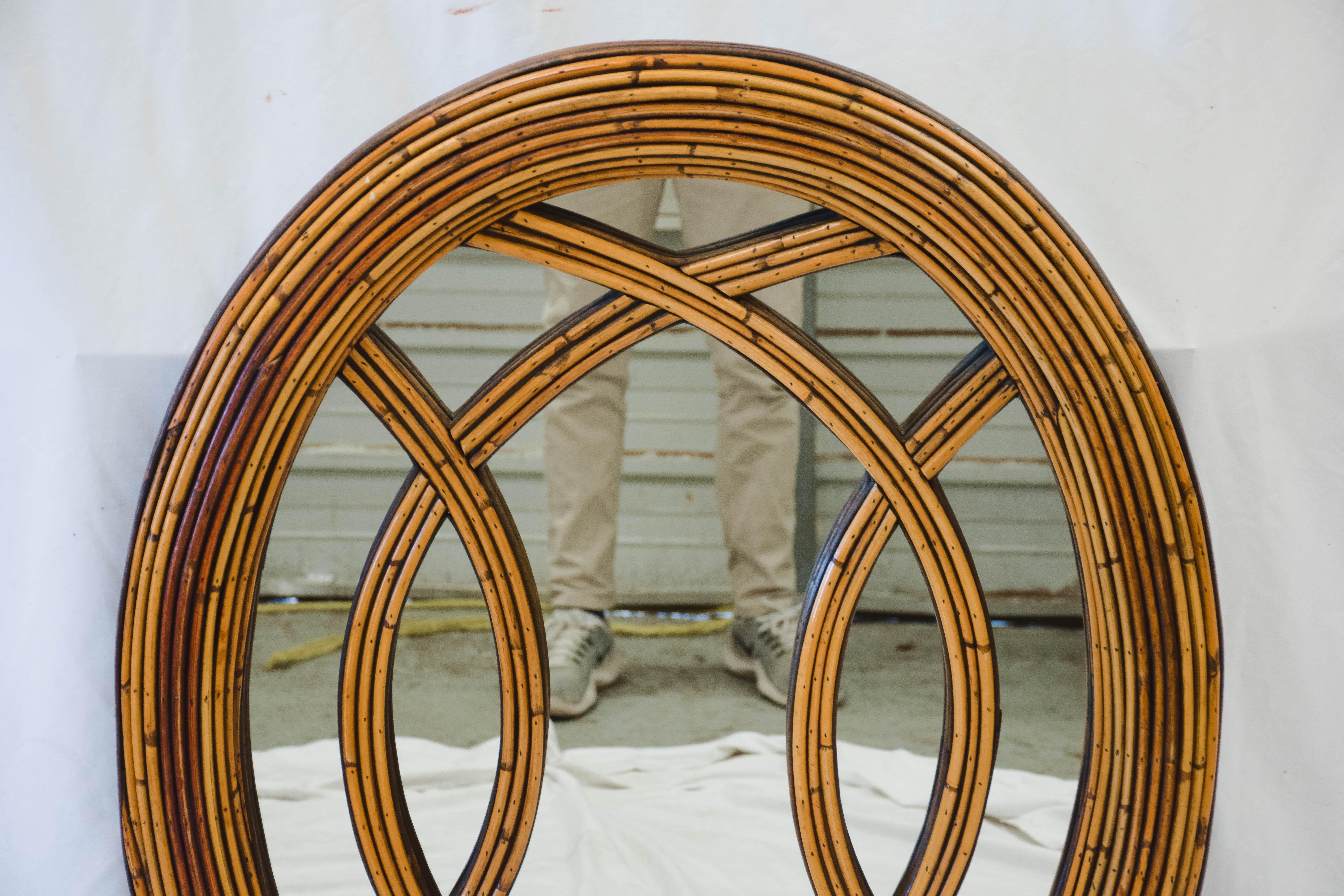 Miroir en rotin du milieu du siècle en vente 2