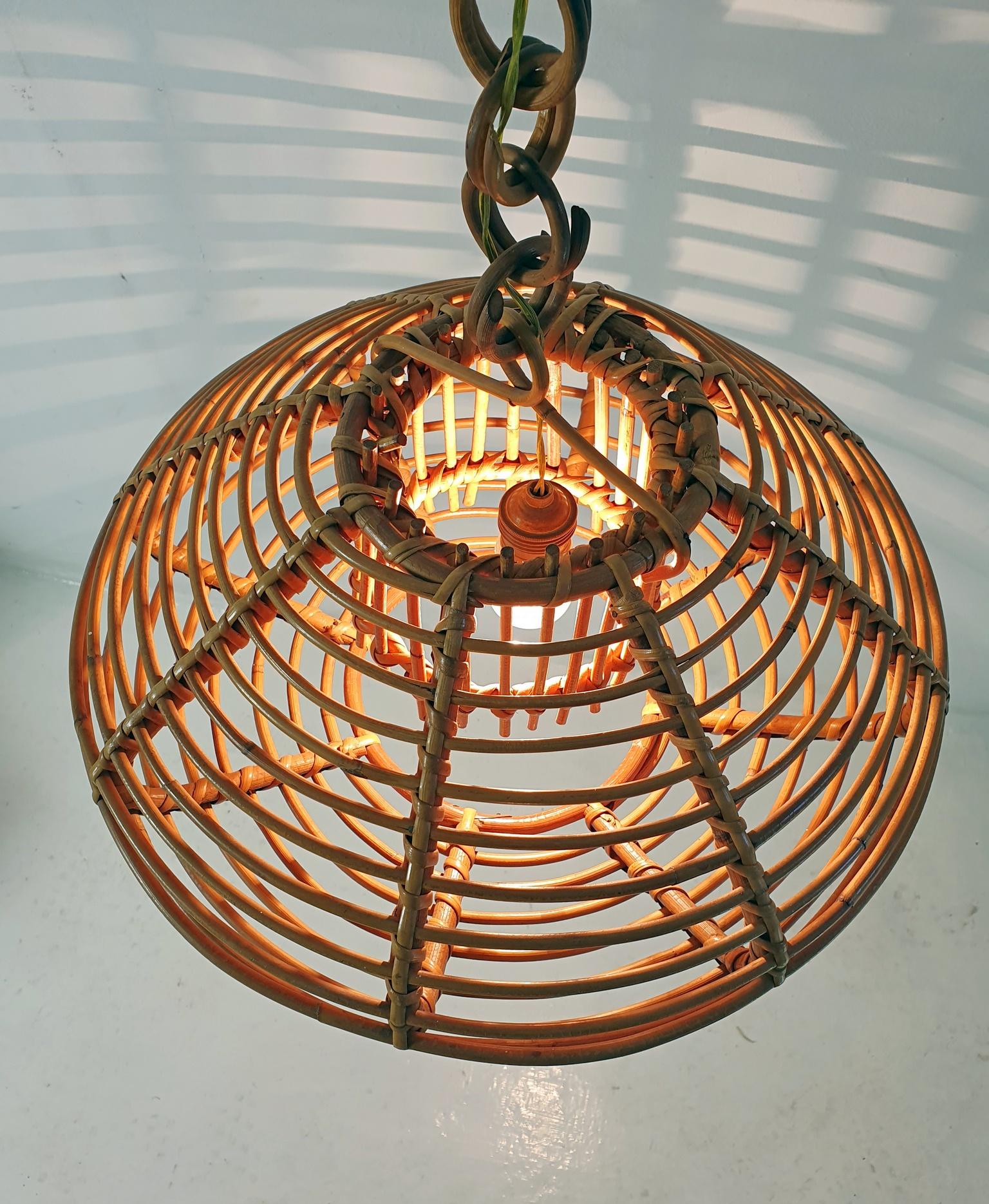 20ième siècle Pendentif en rotin du milieu du siècle Rotin Italie en vente