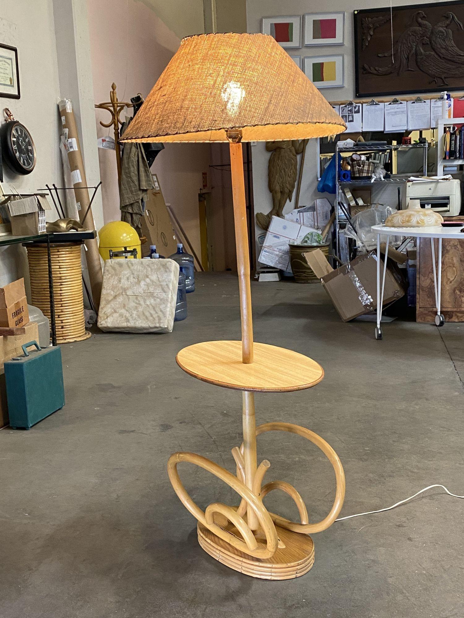 Restored Mid Century Rattan Pole Floor Lamp w/ Drink Stand In Excellent Condition For Sale In Van Nuys, CA