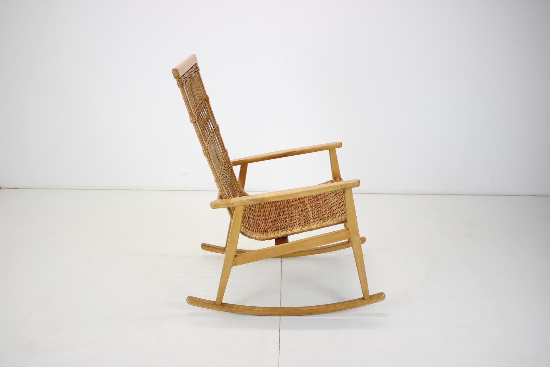 Milieu du XXe siècle Fauteuils à bascule en rotin du milieu du siècle, années 1960 en vente