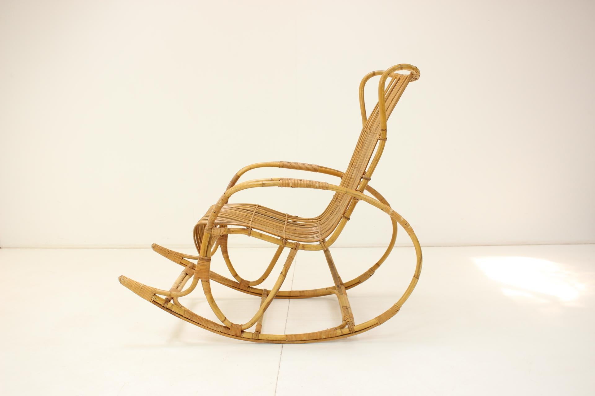 Mid-Century Rattan Rocking Chairs, 1960's In Good Condition For Sale In Praha, CZ