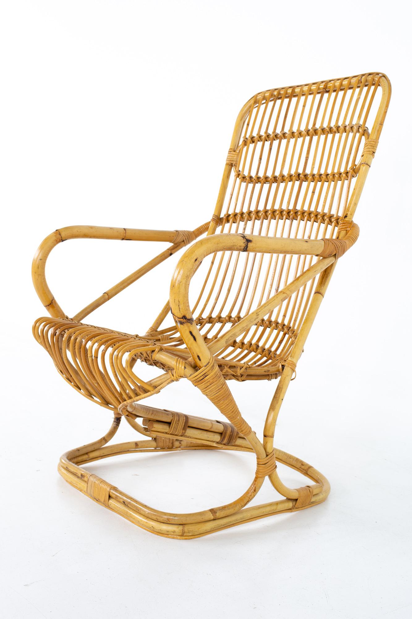 Mid Century Rattan Rocking Lounge Chair In Good Condition For Sale In Countryside, IL