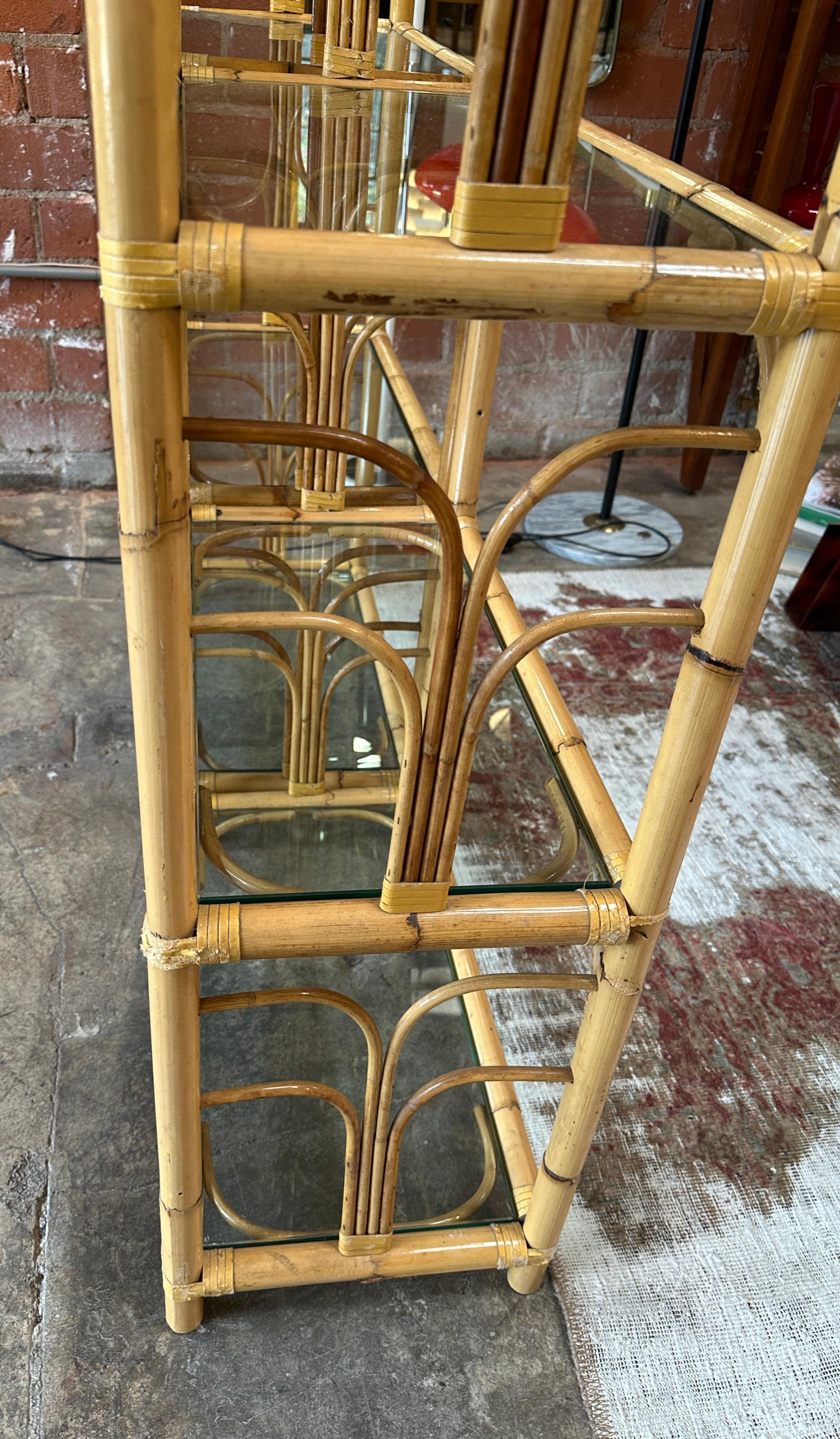 Bambù Scaffali in rattan di metà secolo, Italia 1970. Set di due in vendita