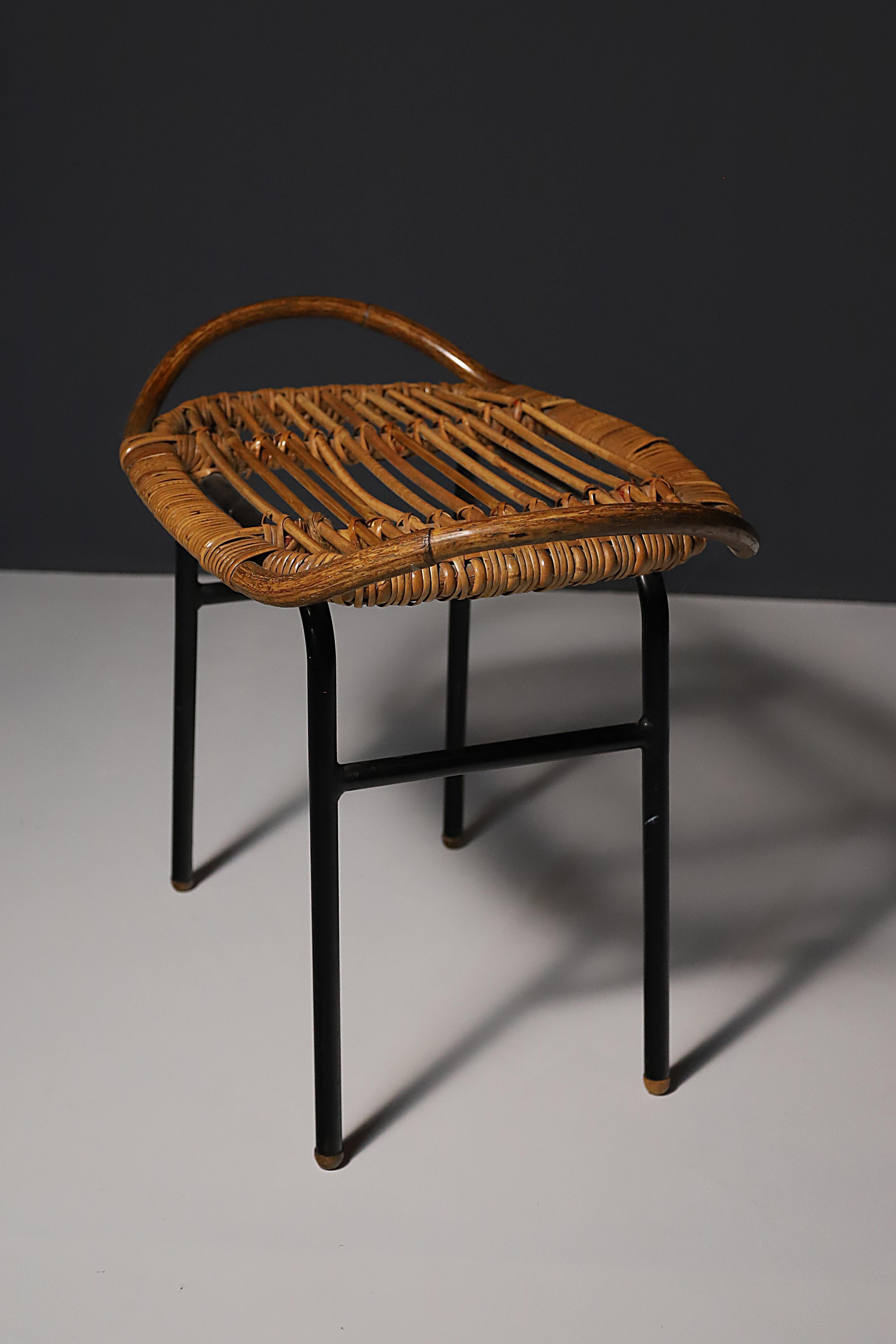 Mid-Century moderno Sgabello in rattan di metà secolo di Alan Fuchs, ULUV, 1960´s, Cecoslovacchia in vendita