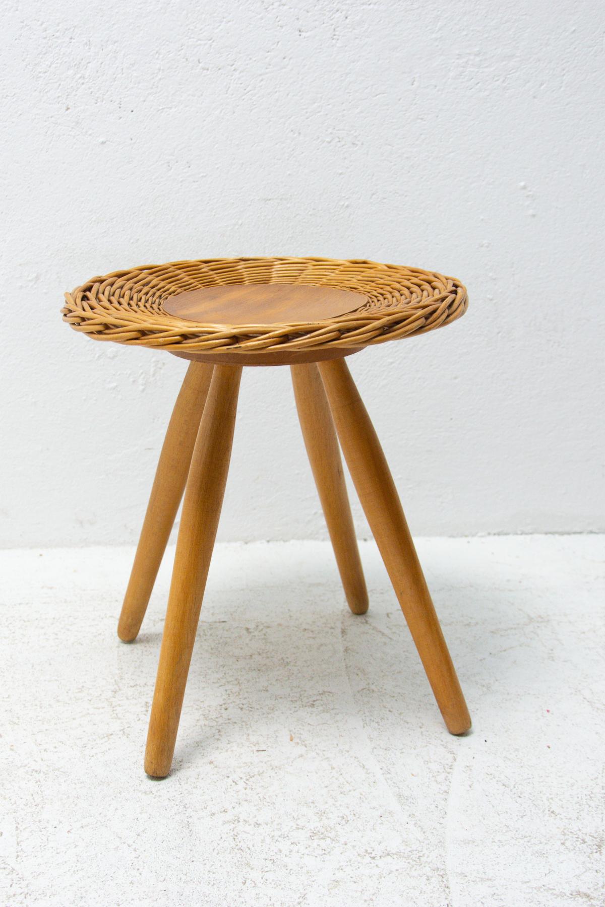 Czechoslovak rattan stool designed by Jan Kalous for ÚLUV in the 1960´s. Very simple and elegant design. In good Vintage condition, bears signs of age and using.