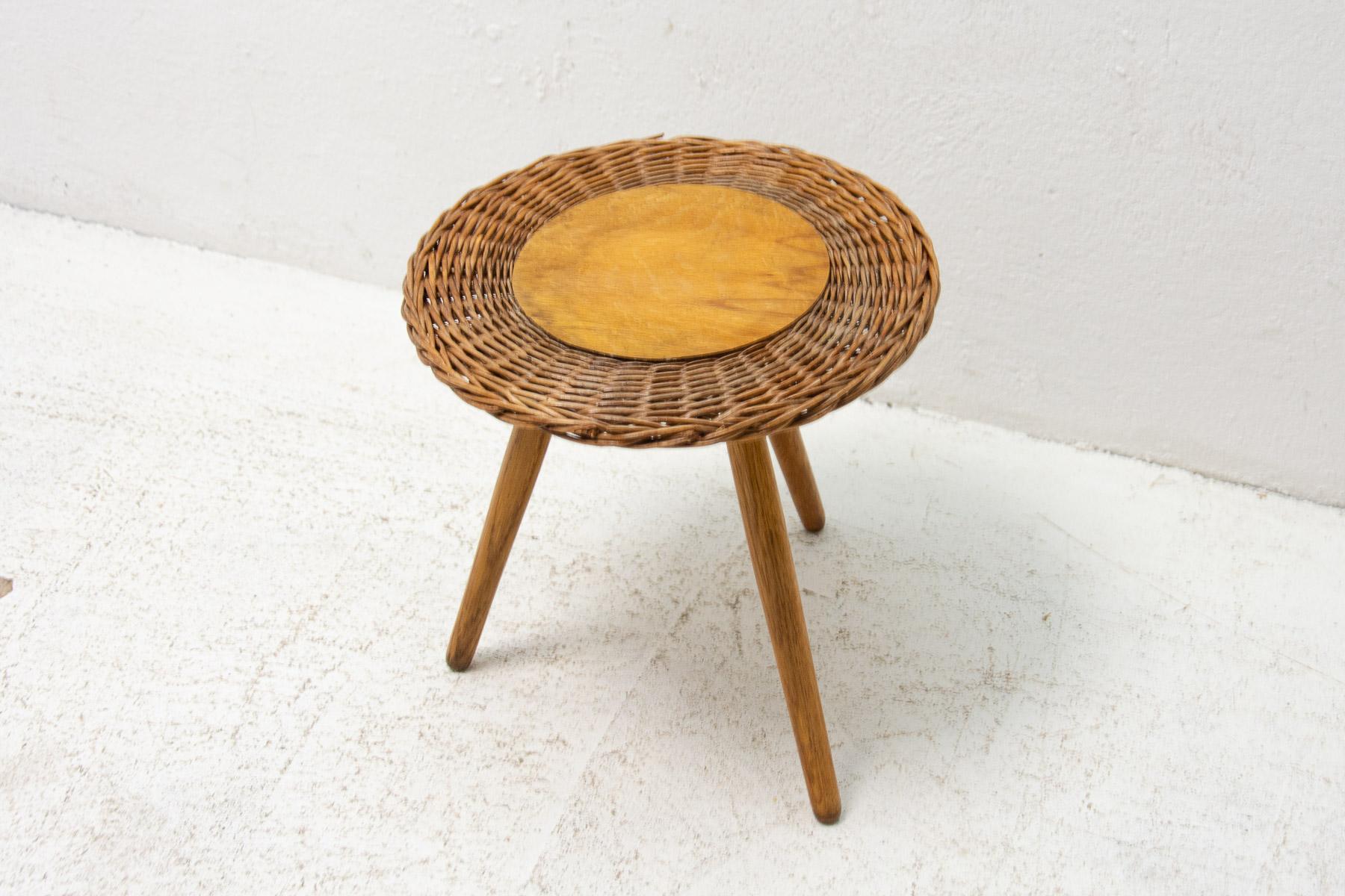 Mid Century Rattan Stool by Jan Kalous for Úluv, 1960's, Czechoslovakia In Good Condition In Prague 8, CZ