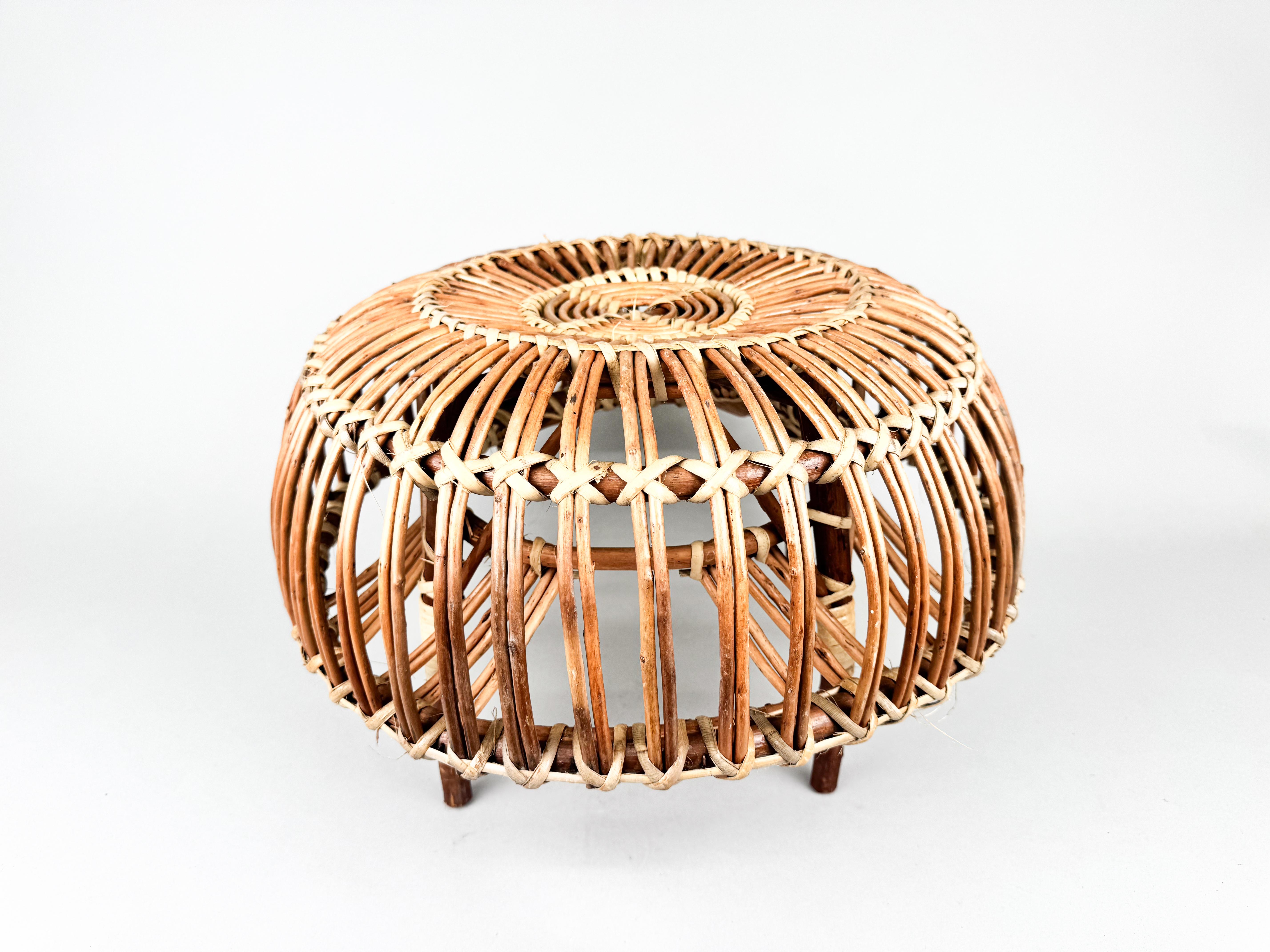 Tchèque Tabouret en rotin du milieu du siècle dans le style de Franco Albini en vente