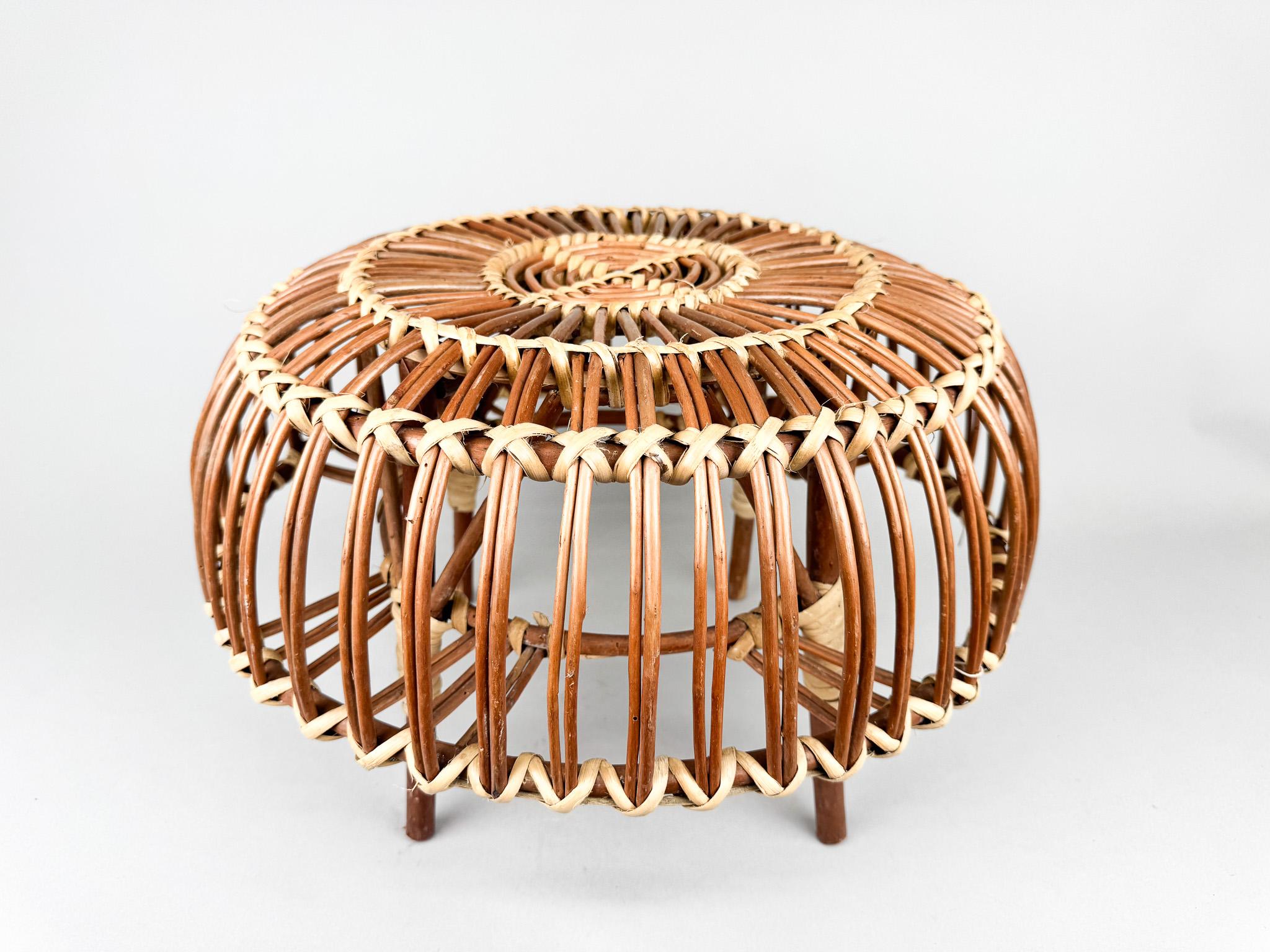 Tabouret en rotin du milieu du siècle dans le style de Franco Albini Bon état - En vente à Praha, CZ