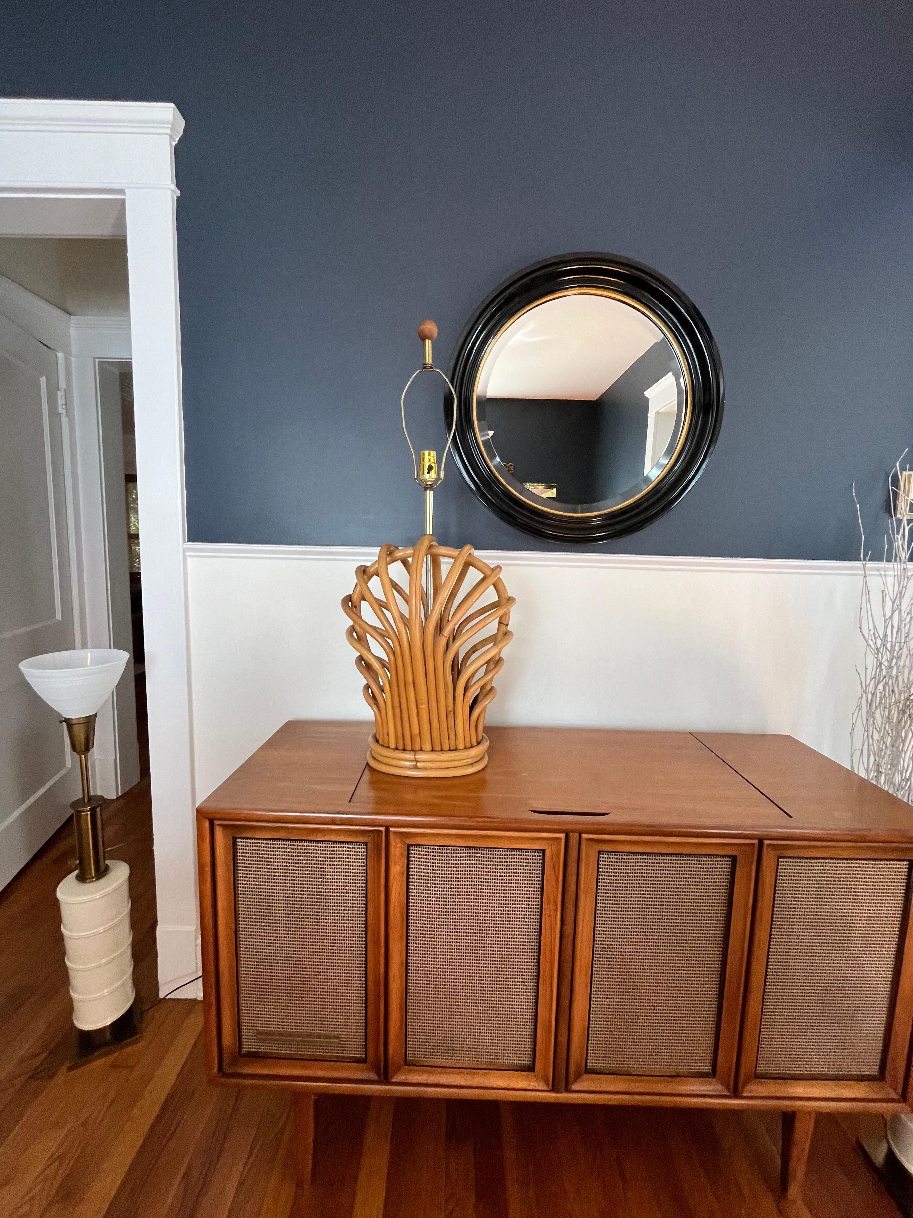 Mid Century Rattan Table Lamp In Good Condition For Sale In W Allenhurst, NJ