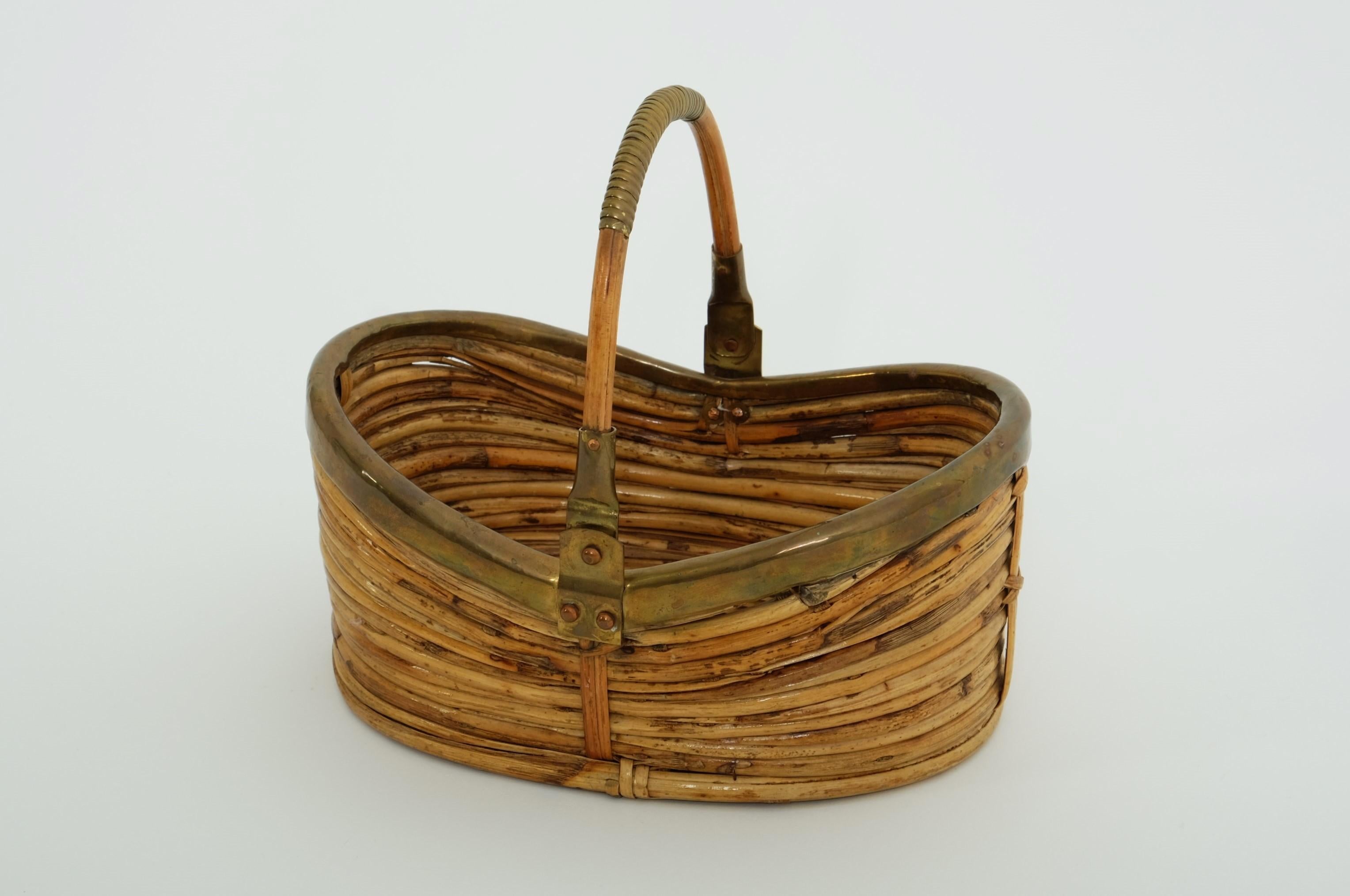 italien Panier en osier de rotin avec anse, The Modernity, Italie, années 1970 en vente
