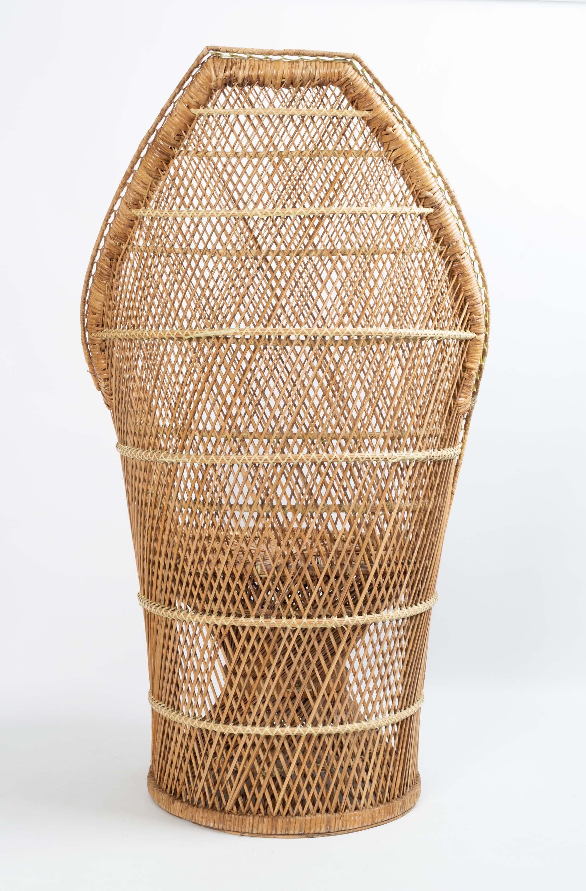 Mid Century Rattan Wicker Peacock Chair France C.1960 In Good Condition For Sale In London, GB