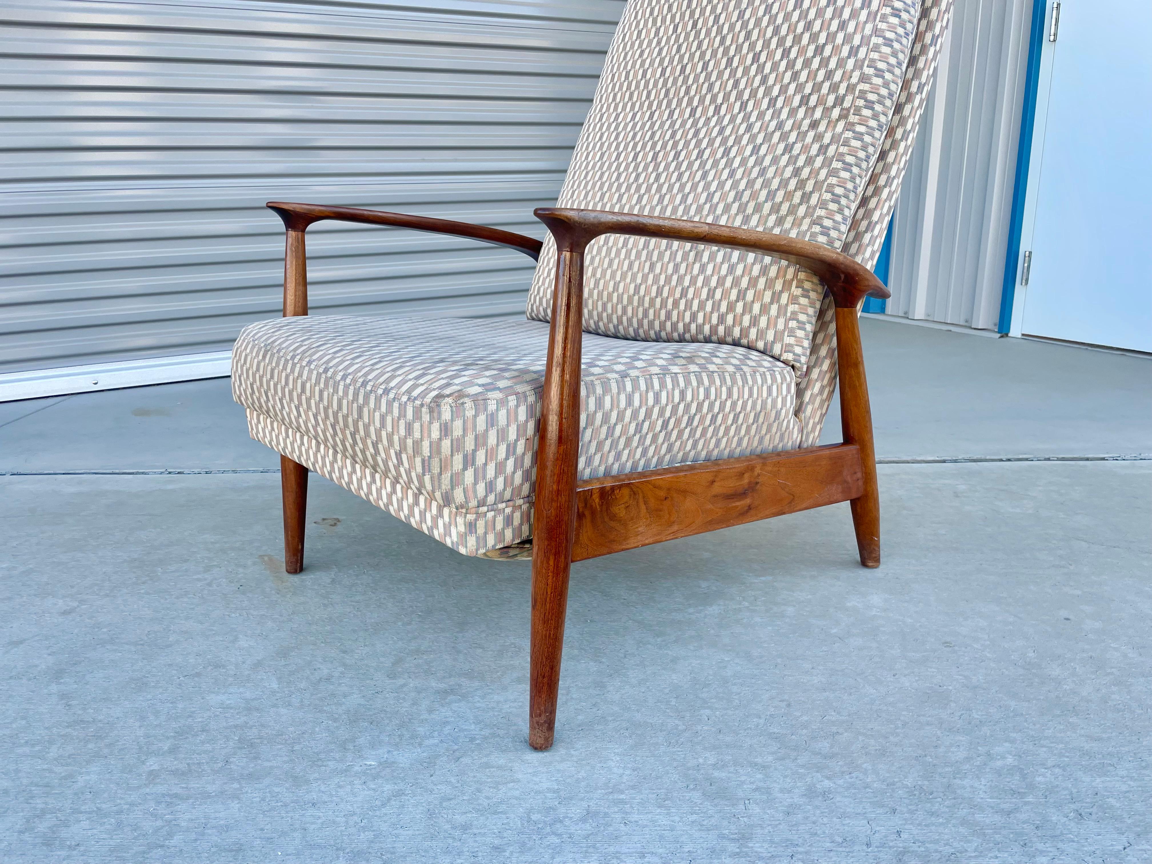 Mid-Century Recliner by Milo Baughman for Thayer Coggin For Sale 4
