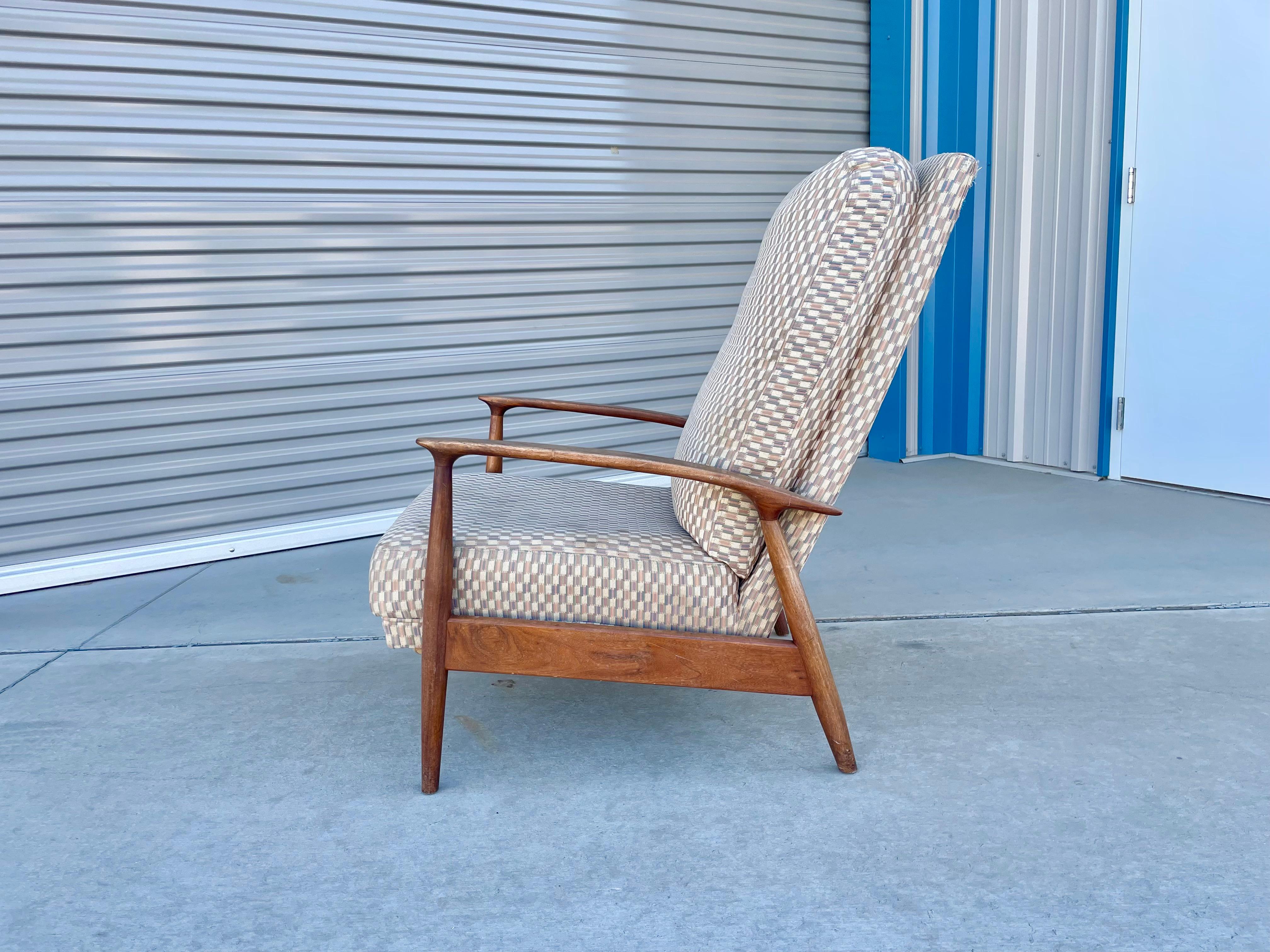 Mid-Century Recliner by Milo Baughman for Thayer Coggin In Good Condition For Sale In North Hollywood, CA