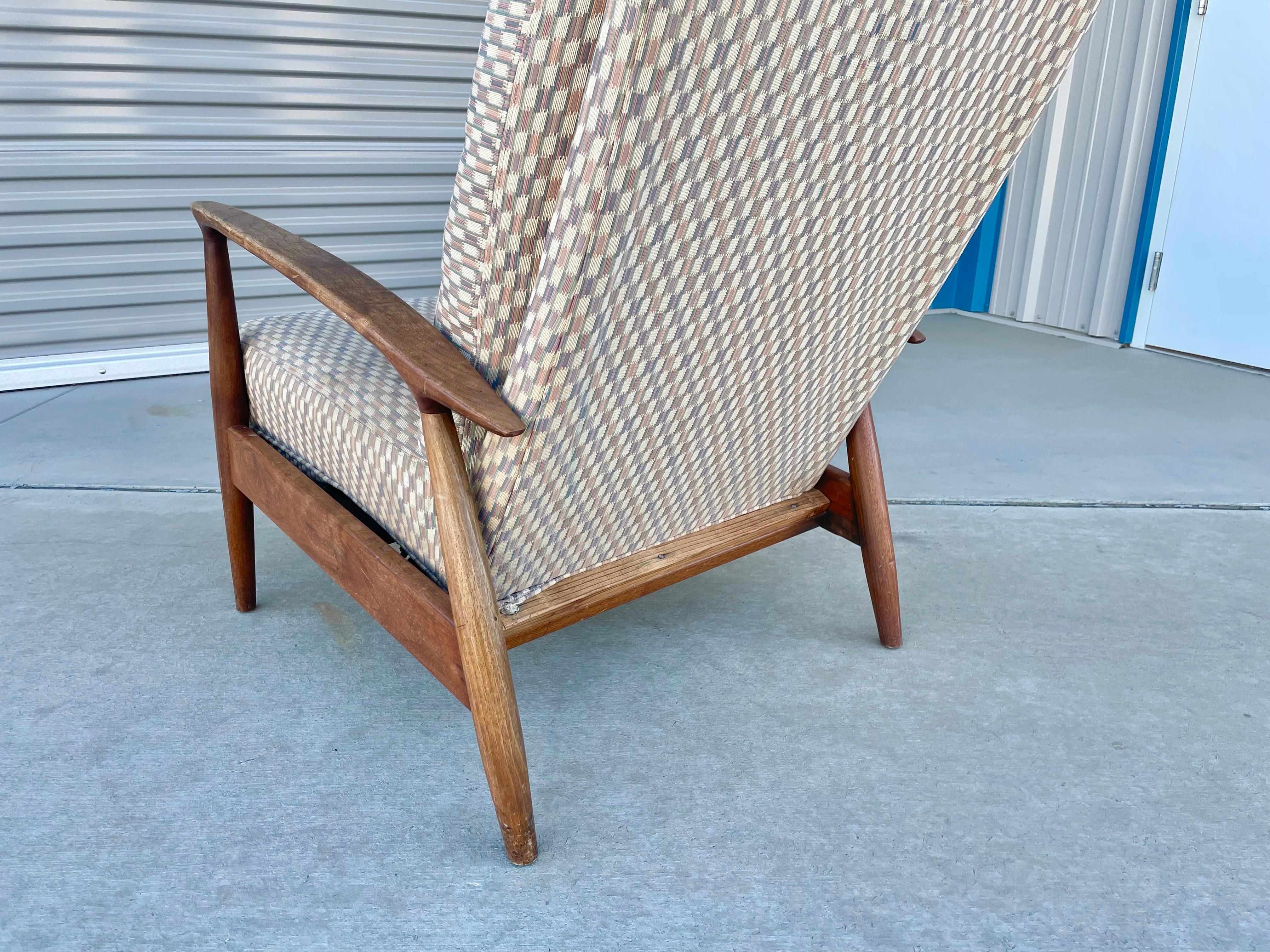 Fabric Mid-Century Recliner by Milo Baughman for Thayer Coggin For Sale