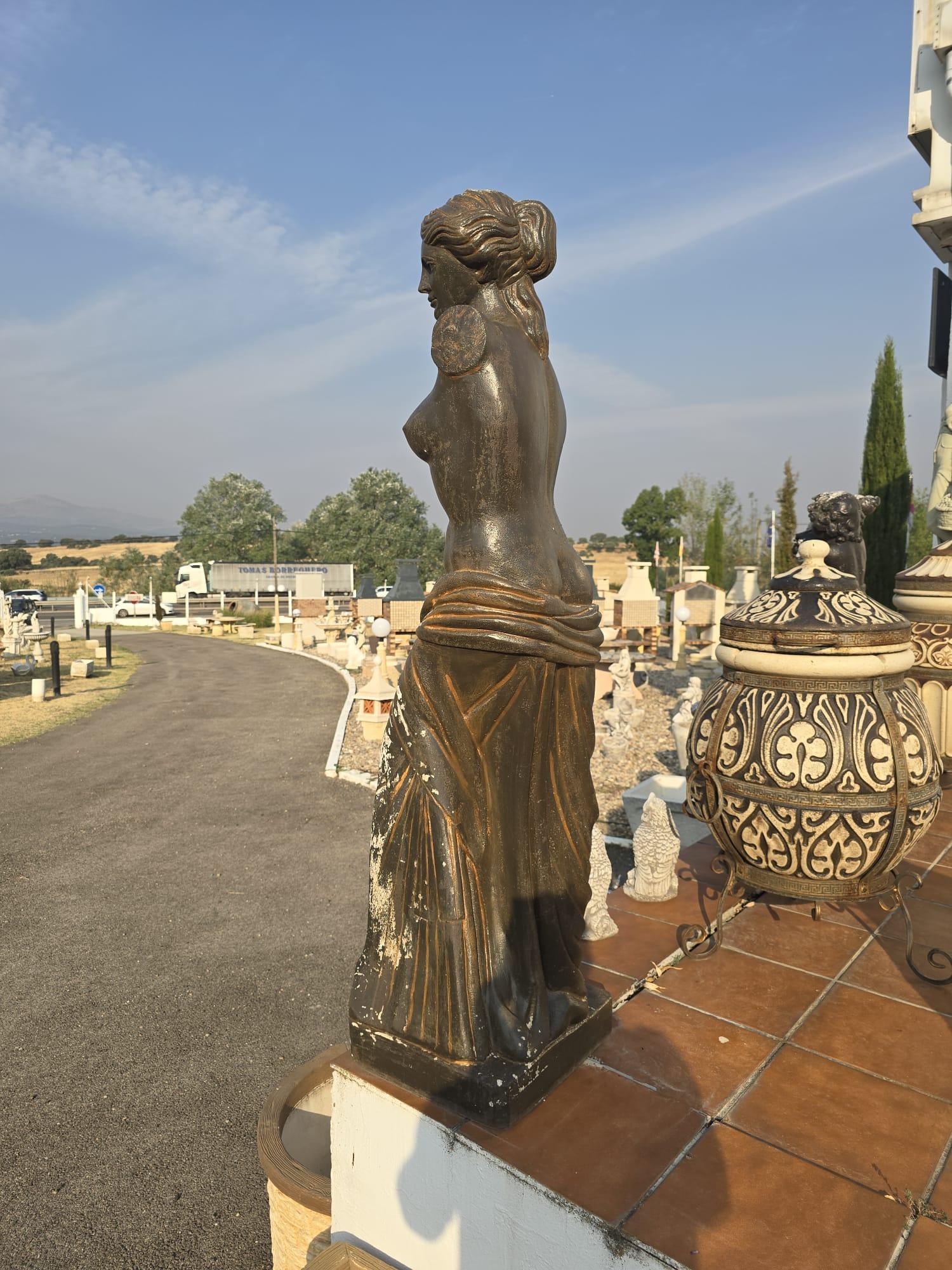 Scultura Venere di Milo in pietra ricostituita di metà secolo, anni '50 in vendita 11