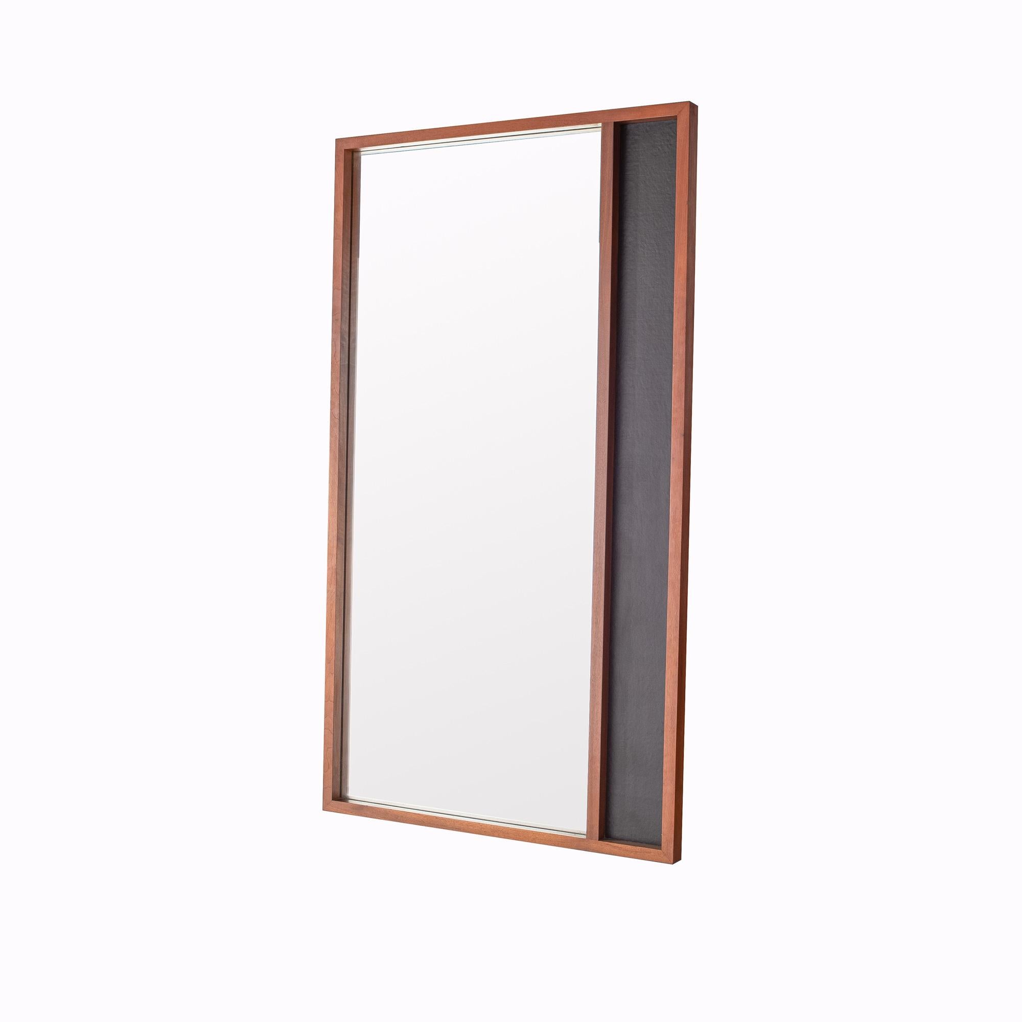 Mid Century Rectangular Wide Mirror (Moderne der Mitte des Jahrhunderts) im Angebot