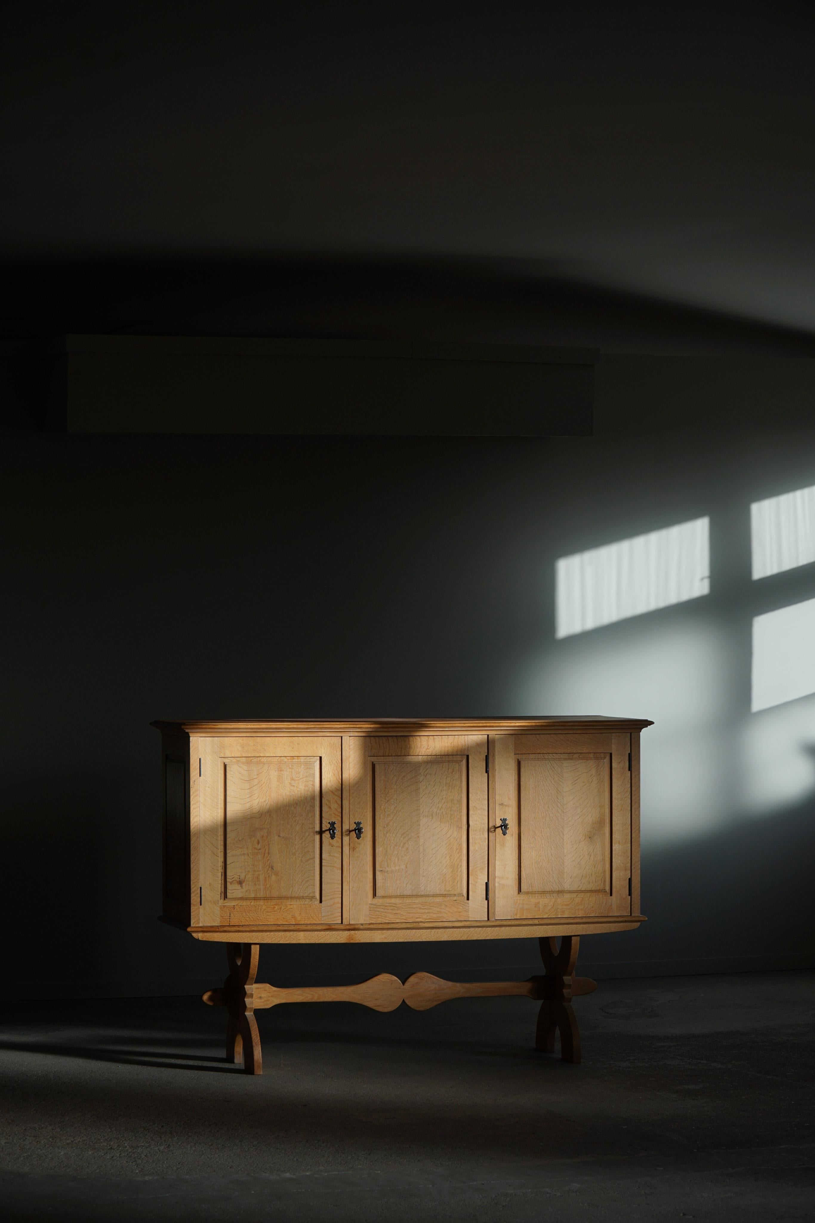Midcentury Rectangular Cabinet in Solid Oak, Made in Denmark, 1950s In Good Condition In Odense, DK