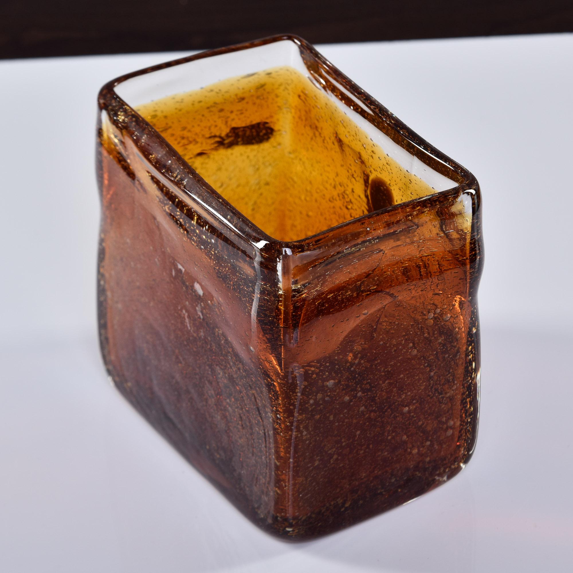 Vaso di Murano rettangolare di metà secolo, ambra scura in vendita 1