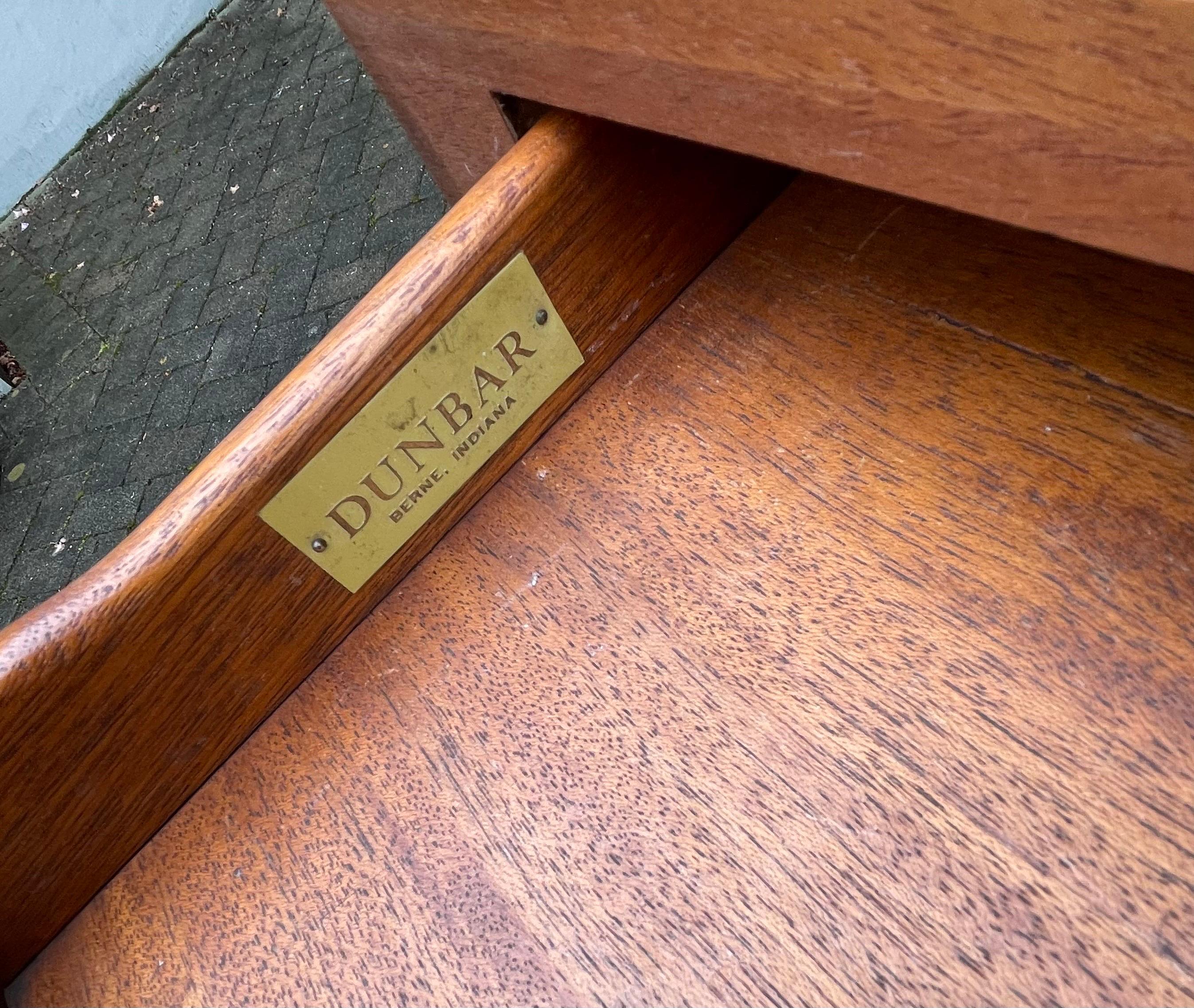 Scrivania direzionale di Roger Sprunger per Dunbar Mid Century in vendita 3