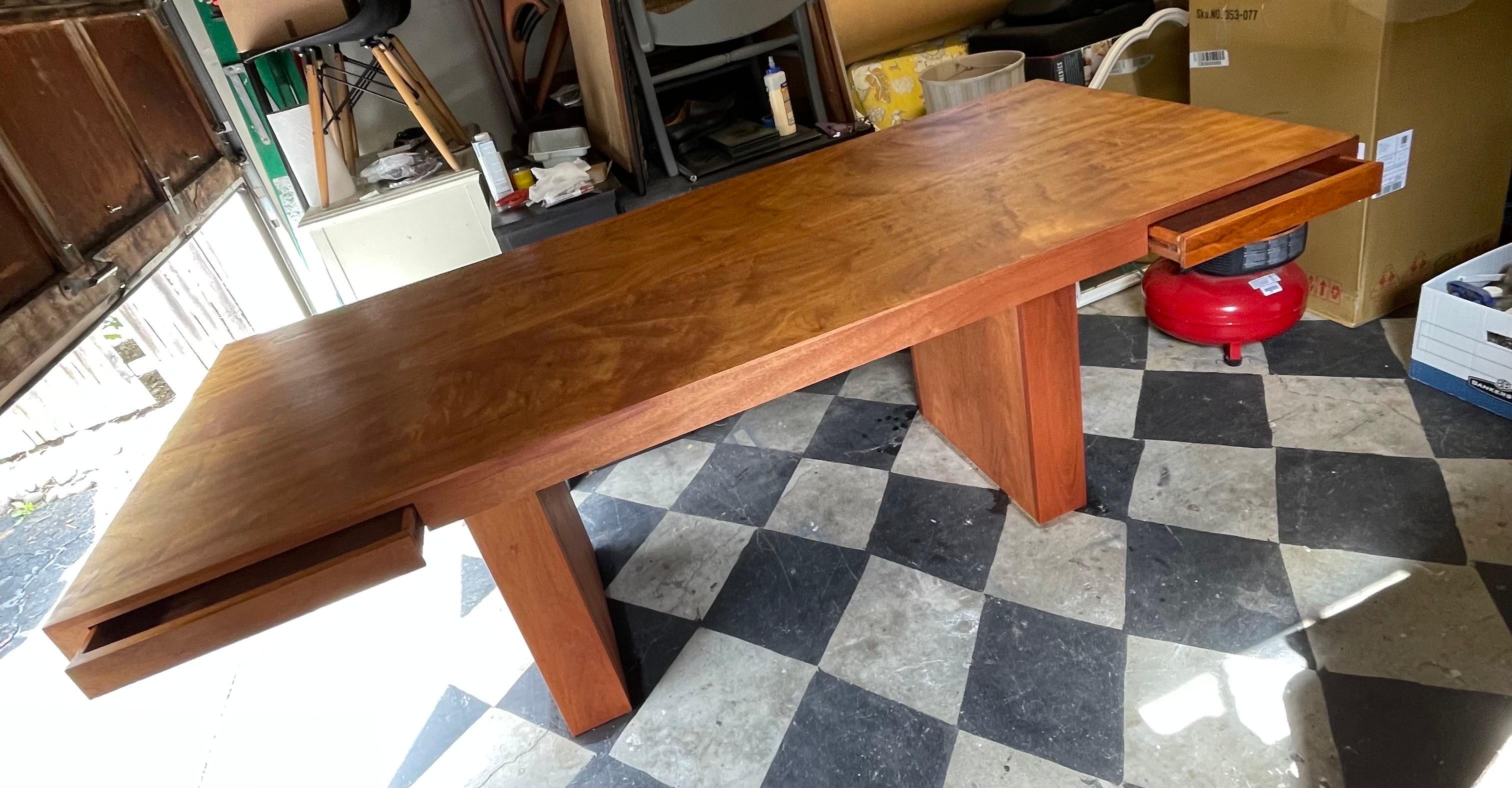 Executive Desk by Roger Sprunger for Dunbar Mid Century  In Good Condition For Sale In Bedford Hills, NY