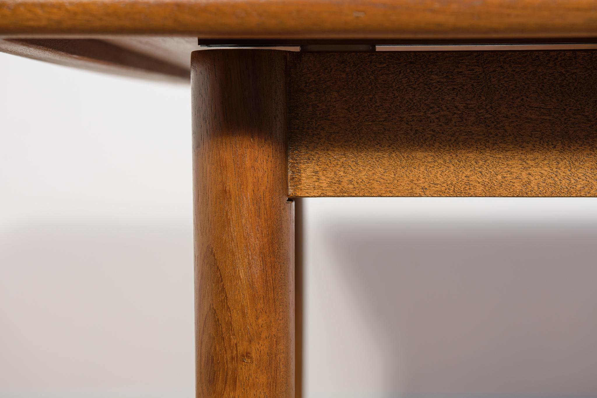 Table de salle à manger rectangulaire à rallonge du milieu du siècle de Meredew, Royaume-Uni. en vente 9